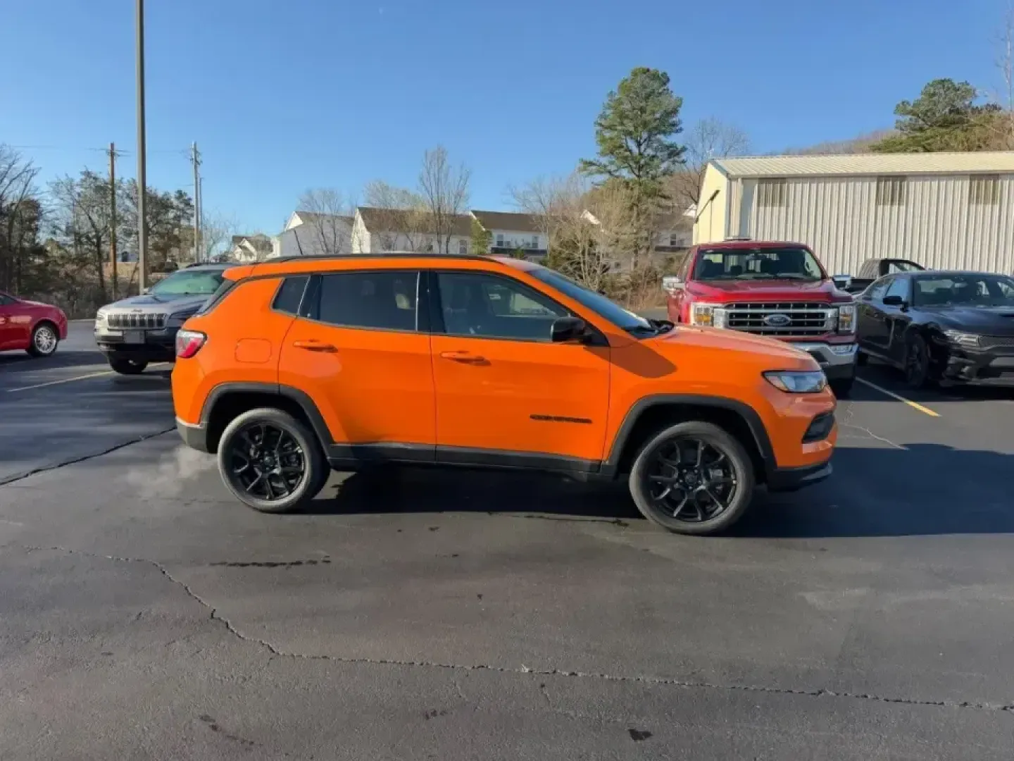 2026 /Black Leather Trimmed Jeep Compass Latitude (3C4NJDBN8TT) with an 2.0L engine, located at 970 Woodlawn Dr., Farmington, MO, 63640, (573) 431-7800, 37.825642, -90.468674 - Built for the kind of life that doesn't stop when the weather changes, the 2026 Jeep Compass Latitude is the SUV that fits right into busy weekdays, spontaneous weekend escapes, and everything in between. Whether you're commuting from Farmington to nearby towns, loading up for a family day out, or p - Photo#1