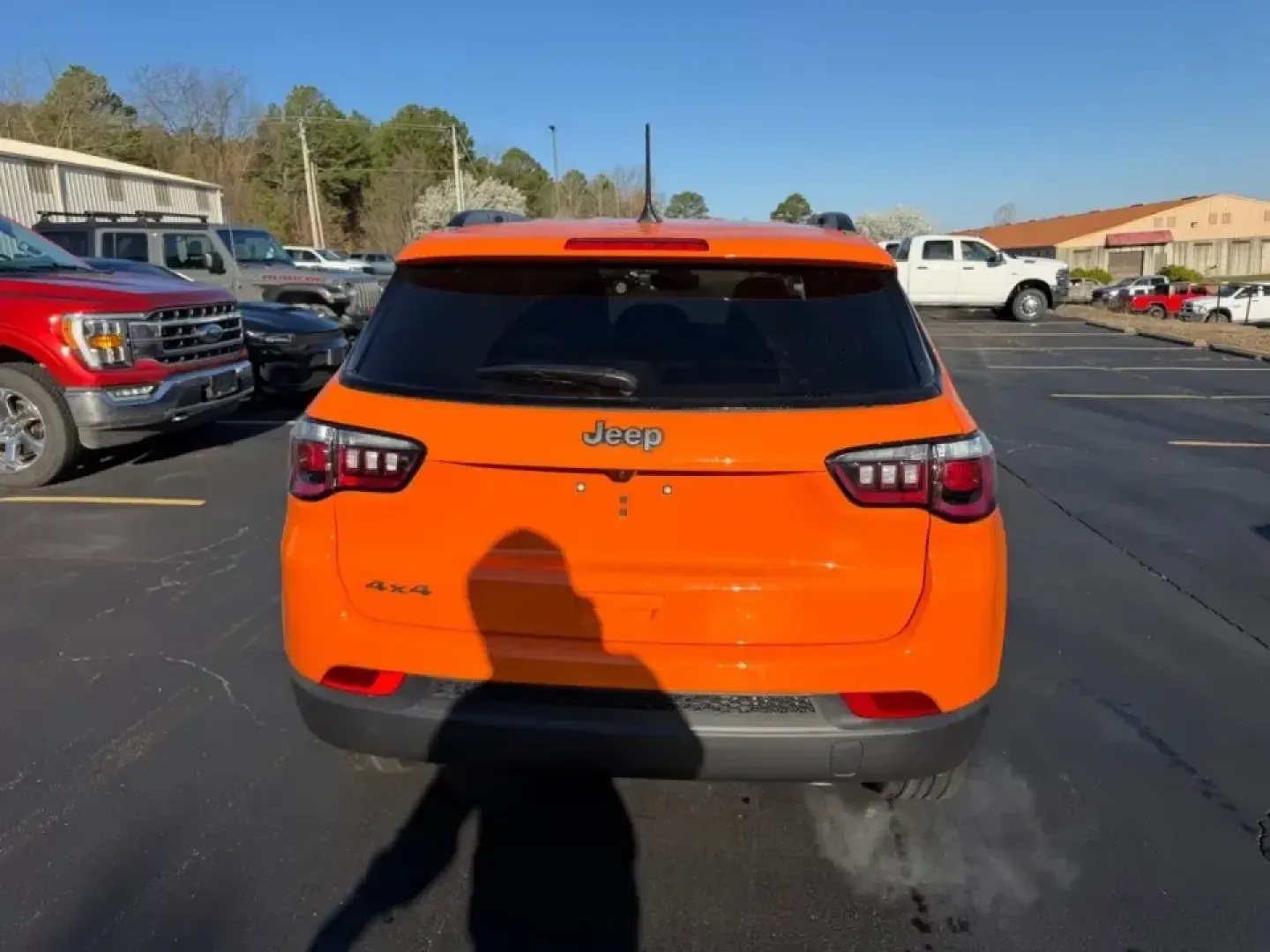 2026 /Black Leather Trimmed Jeep Compass Latitude (3C4NJDBN8TT) with an 2.0L engine, located at 970 Woodlawn Dr., Farmington, MO, 63640, (573) 431-7800, 37.825642, -90.468674 - Built for the kind of life that doesn't stop when the weather changes, the 2026 Jeep Compass Latitude is the SUV that fits right into busy weekdays, spontaneous weekend escapes, and everything in between. Whether you're commuting from Farmington to nearby towns, loading up for a family day out, or p - Photo#3