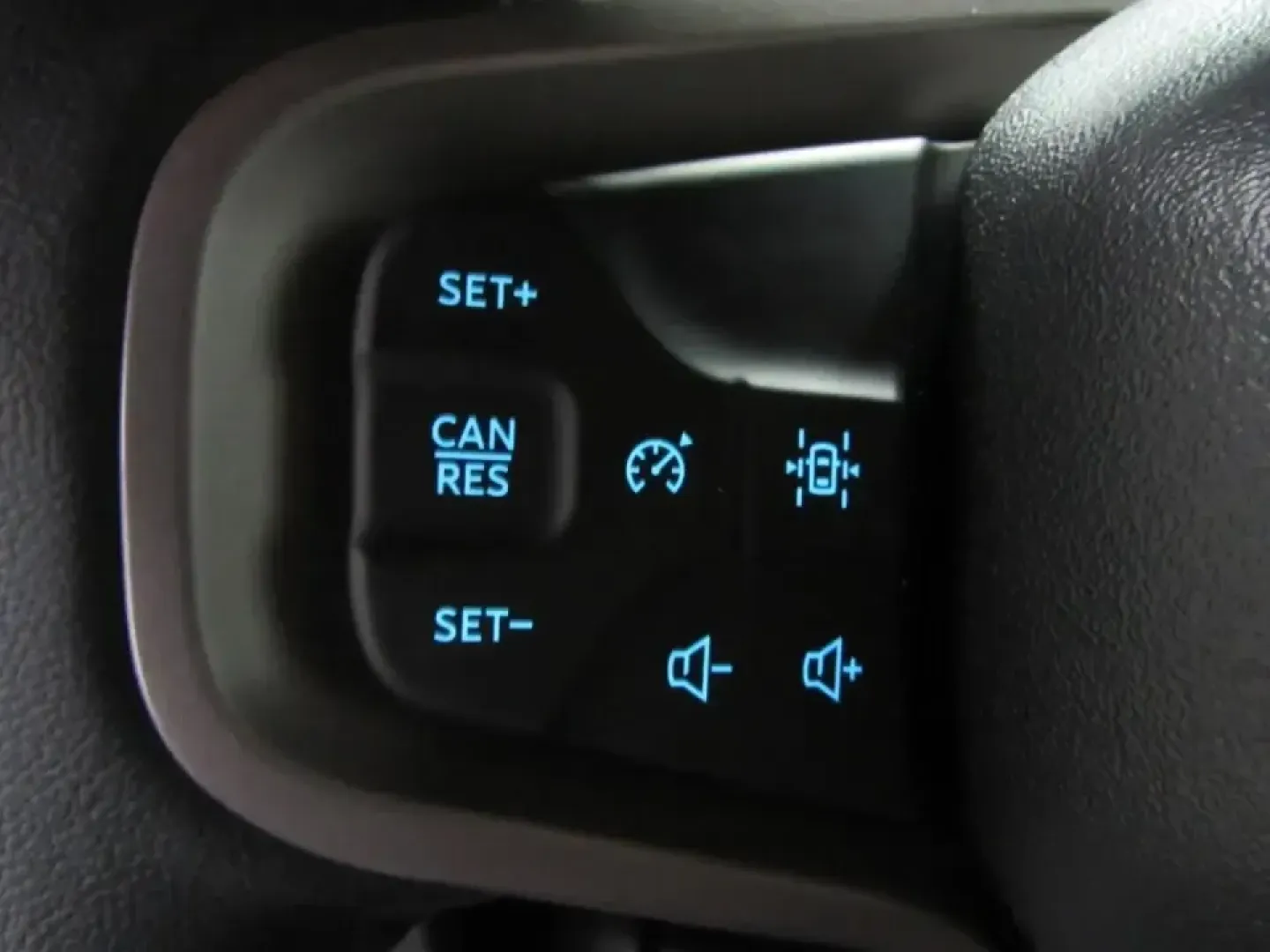2026 /Black Onyx Ford Bronco Big Bend (1FMDE7BH3TL) with an 2.3L EcoBoost I-4 engine, 7M transmission, located at 12836 Highway 21, De Soto, MO, 63020, (636) 337-7777, 38.151867, -90.575615 - Weekend trail runs, lake-day gear hauls, and everyday commuting across Jefferson County all get easier when your SUV is built for real life-not just the parking lot. This **2026 Ford Bronco Big Bend** in **Marsh Gray** is the kind of vehicle that fits multiple lifestyles at once: confident enough fo - Photo#21