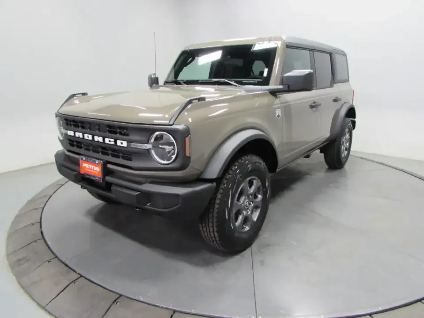 2026 /Black Onyx Ford Bronco Big Bend (1FMDE7BH3TL) with an 2.3L EcoBoost I-4 engine, 7M transmission, located at 12836 Highway 21, De Soto, MO, 63020, (636) 337-7777, 38.151867, -90.575615 - Weekend trail runs, lake-day gear hauls, and everyday commuting across Jefferson County all get easier when your SUV is built for real life-not just the parking lot. This **2026 Ford Bronco Big Bend** in **Marsh Gray** is the kind of vehicle that fits multiple lifestyles at once: confident enough fo - Photo#2