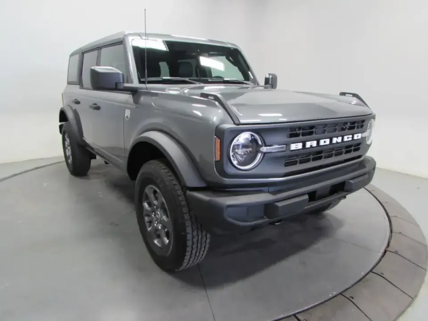 2026 /Black Onyx Ford Bronco Big Bend (1FMDE7BH7TL) with an 2.3L EcoBoost I-4 engine, 7M transmission, located at 12836 Highway 21, De Soto, MO, 63020, (636) 337-7777, 38.151867, -90.575615 - Weekend trails, river days, and back-road escapes feel a lot easier when your SUV is built to handle Missouri's changing terrain and still stay comfortable for daily life. This **2026 Ford Bronco Big Bend** in **Carb Gray** is the kind of adventure-ready rig that fits right in around De Soto-whether - Photo#0