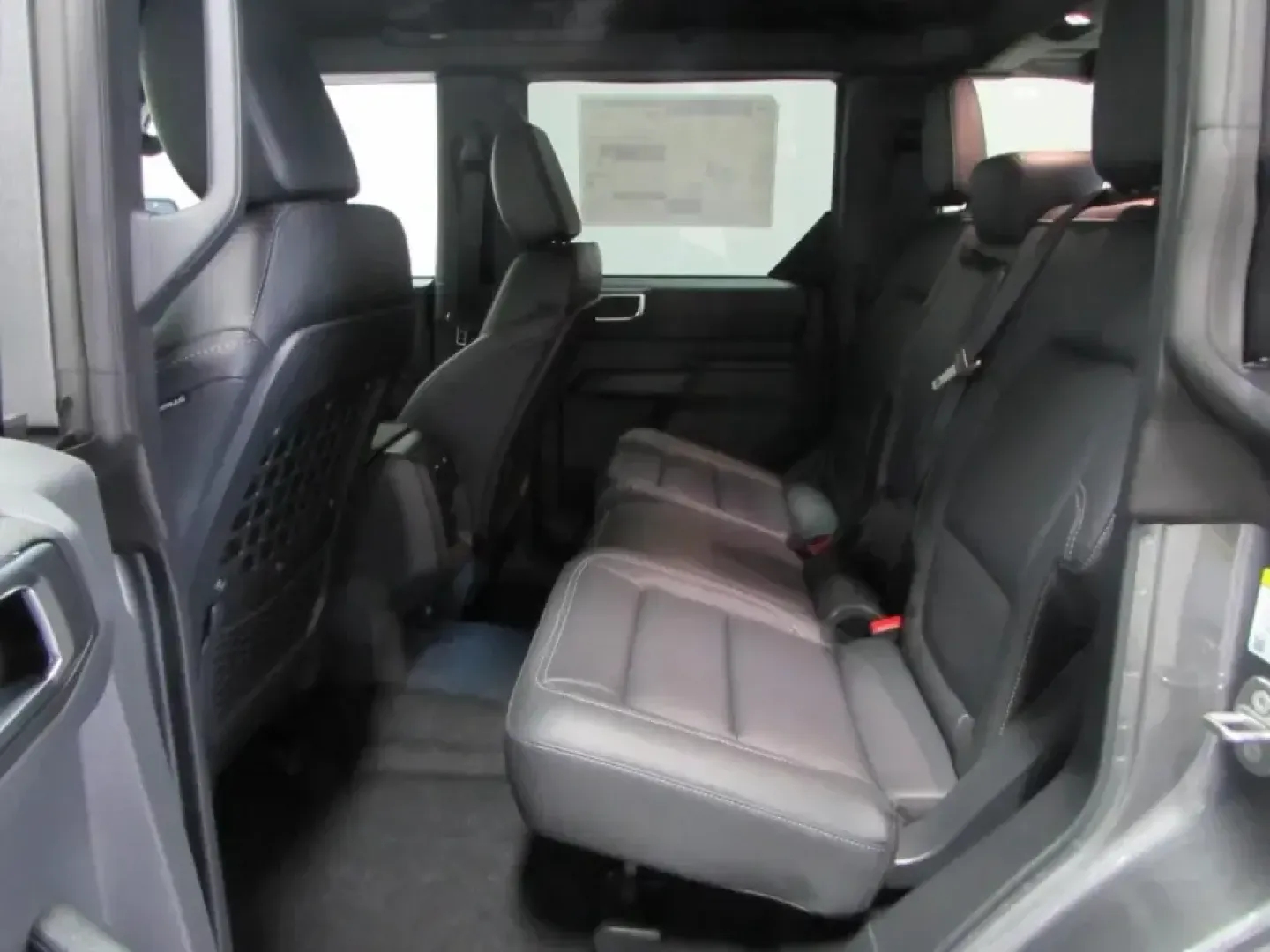 2026 /Black Onyx Ford Bronco Big Bend (1FMDE7BH7TL) with an 2.3L EcoBoost I-4 engine, 7M transmission, located at 12836 Highway 21, De Soto, MO, 63020, (636) 337-7777, 38.151867, -90.575615 - Weekend trails, river days, and back-road escapes feel a lot easier when your SUV is built to handle Missouri's changing terrain and still stay comfortable for daily life. This **2026 Ford Bronco Big Bend** in **Carb Gray** is the kind of adventure-ready rig that fits right in around De Soto-whether - Photo#14