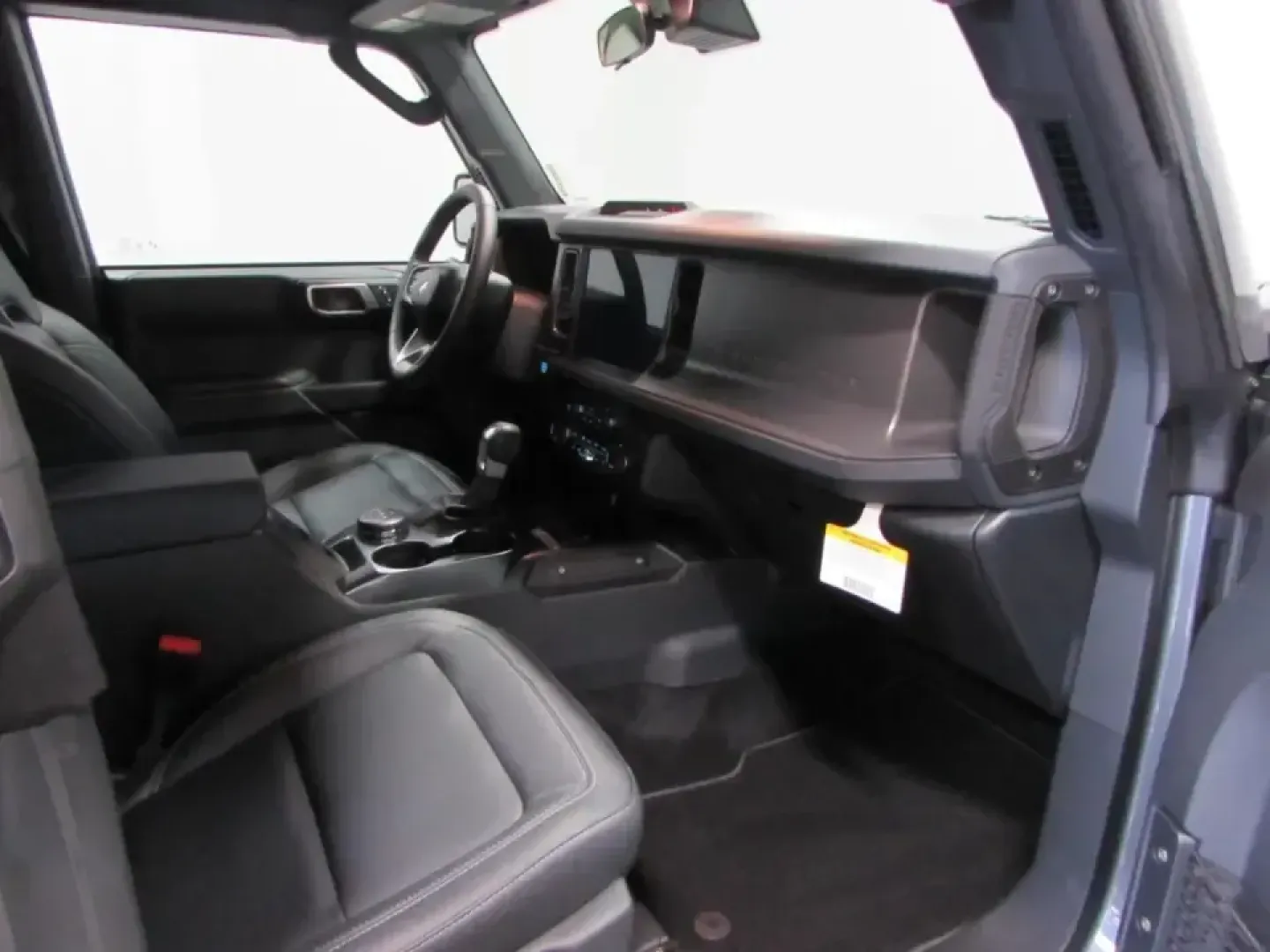 2026 /Black Onyx Ford Bronco Big Bend (1FMDE7BH7TL) with an 2.3L EcoBoost I-4 engine, 7M transmission, located at 12836 Highway 21, De Soto, MO, 63020, (636) 337-7777, 38.151867, -90.575615 - Weekend trails, river days, and back-road escapes feel a lot easier when your SUV is built to handle Missouri's changing terrain and still stay comfortable for daily life. This **2026 Ford Bronco Big Bend** in **Carb Gray** is the kind of adventure-ready rig that fits right in around De Soto-whether - Photo#16