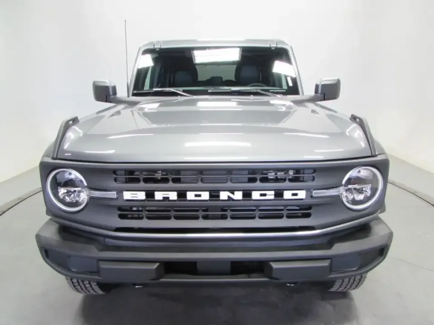 2026 /Black Onyx Ford Bronco Big Bend (1FMDE7BH7TL) with an 2.3L EcoBoost I-4 engine, 7M transmission, located at 12836 Highway 21, De Soto, MO, 63020, (636) 337-7777, 38.151867, -90.575615 - Weekend trails, river days, and back-road escapes feel a lot easier when your SUV is built to handle Missouri's changing terrain and still stay comfortable for daily life. This **2026 Ford Bronco Big Bend** in **Carb Gray** is the kind of adventure-ready rig that fits right in around De Soto-whether - Photo#1