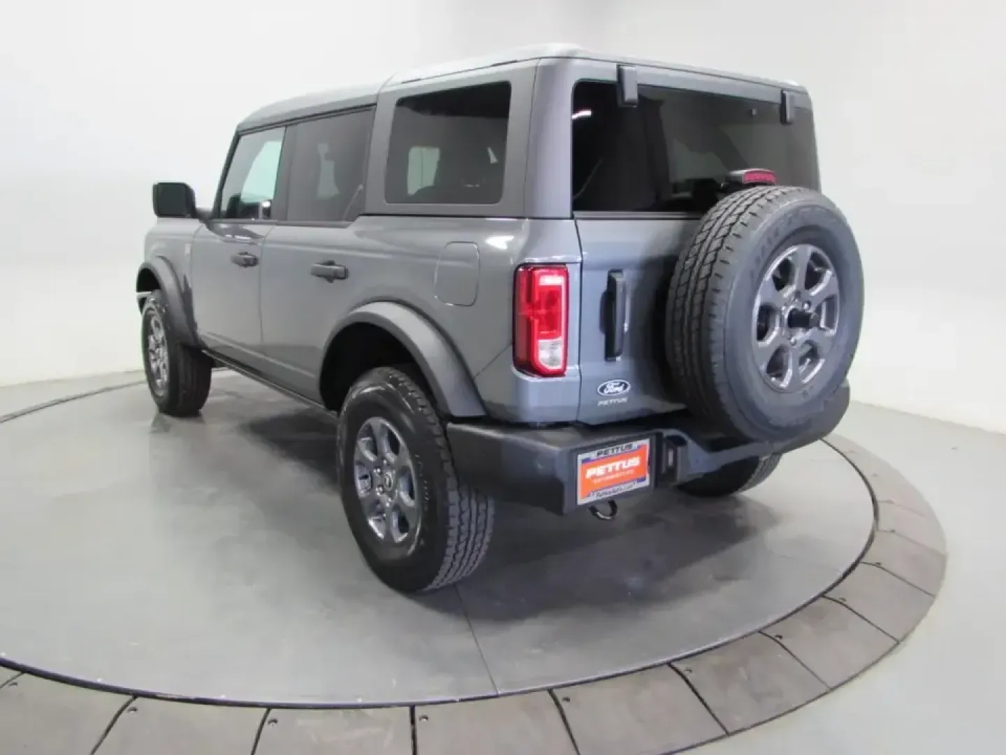 2026 /Black Onyx Ford Bronco Big Bend (1FMDE7BH7TL) with an 2.3L EcoBoost I-4 engine, 7M transmission, located at 12836 Highway 21, De Soto, MO, 63020, (636) 337-7777, 38.151867, -90.575615 - Weekend trails, river days, and back-road escapes feel a lot easier when your SUV is built to handle Missouri's changing terrain and still stay comfortable for daily life. This **2026 Ford Bronco Big Bend** in **Carb Gray** is the kind of adventure-ready rig that fits right in around De Soto-whether - Photo#4