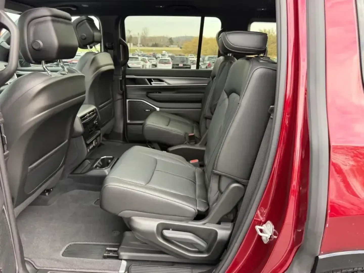 2026 /Global Black Leather Jeep Grand Wagoneer Base 4WD (1C4SJVAP5TS) with an 3.0L I6 Hurricane SO Twin Turbo ESS engine, 8A transmission, located at 970 Woodlawn Dr., Farmington, MO, 63640, (573) 431-7800, 37.825642, -90.468674 - Load up the family, the friends, and all the gear-this 2026 Jeep Grand Wagoneer Base 4WD is built for big weekends, long road trips, and everyday comfort when your schedule doesn't slow down. With just 25 miles, it delivers that nearly-new feel with the capability and presence you want for everythin - Photo#10