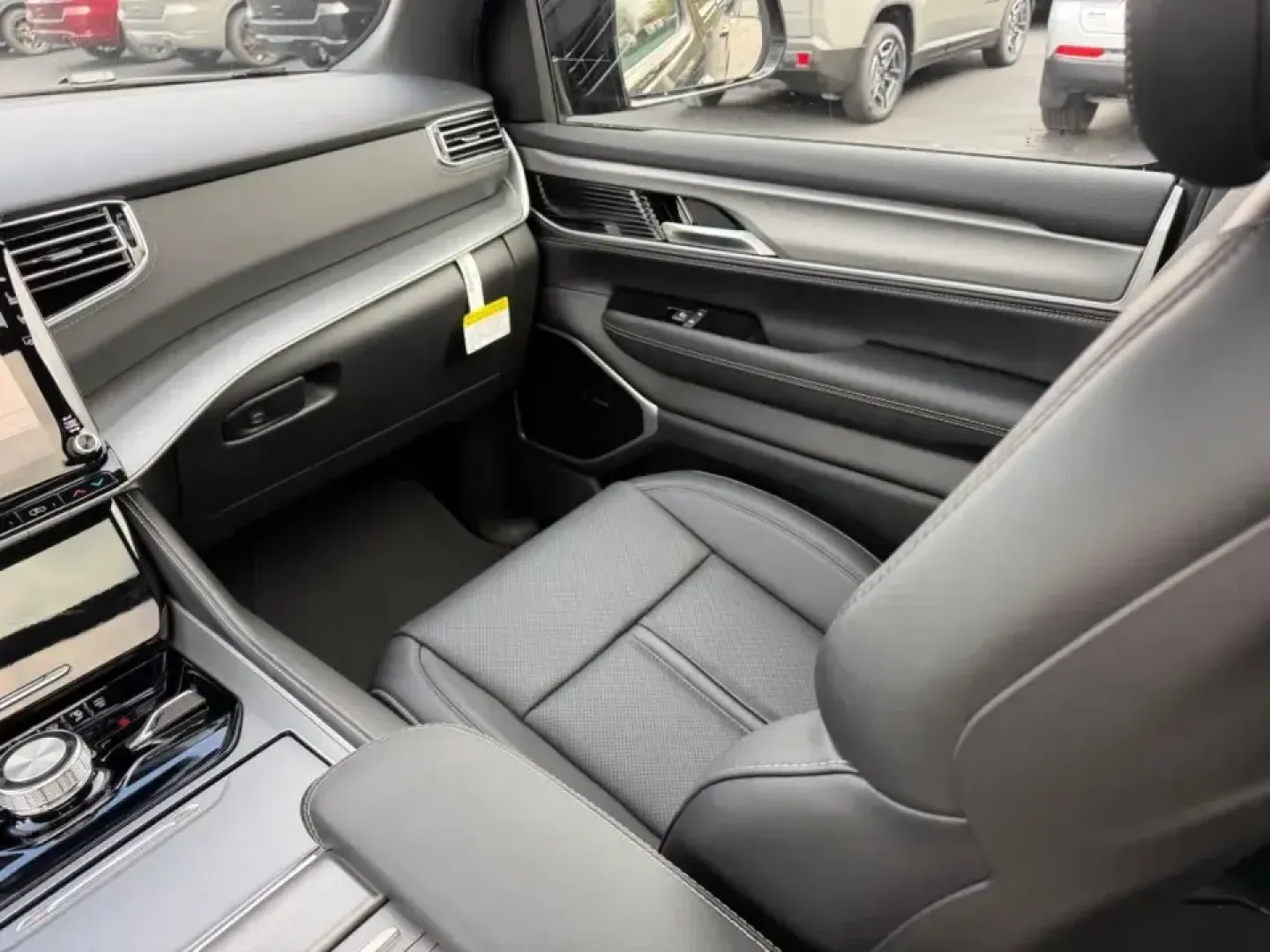 2026 /Global Black Leather Jeep Grand Wagoneer Limited Reserve (1C4SJVBP2TS) with an 3.0L I6 Hurricane SO Twin Turbo ESS engine, 8A transmission, located at 970 Woodlawn Dr., Farmington, MO, 63640, (573) 431-7800, 37.825642, -90.468674 - Big family road trips, client shuttles, or weekend escapes to the Ozarks feel effortless in a full-size luxury SUV built to do it all-and this 2026 Jeep Grand Wagoneer Series II 4WD is exactly that kind of vehicle. With just **5 miles**, it delivers that new-car freshness with the commanding presenc - Photo#20