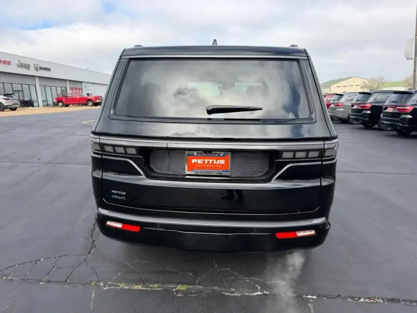 2026 /Global Black Leather Jeep Grand Wagoneer Limited Reserve (1C4SJVBP2TS) with an 3.0L I6 Hurricane SO Twin Turbo ESS engine, 8A transmission, located at 970 Woodlawn Dr., Farmington, MO, 63640, (573) 431-7800, 37.825642, -90.468674 - Big family road trips, client shuttles, or weekend escapes to the Ozarks feel effortless in a full-size luxury SUV built to do it all-and this 2026 Jeep Grand Wagoneer Series II 4WD is exactly that kind of vehicle. With just **5 miles**, it delivers that new-car freshness with the commanding presenc - Photo#3