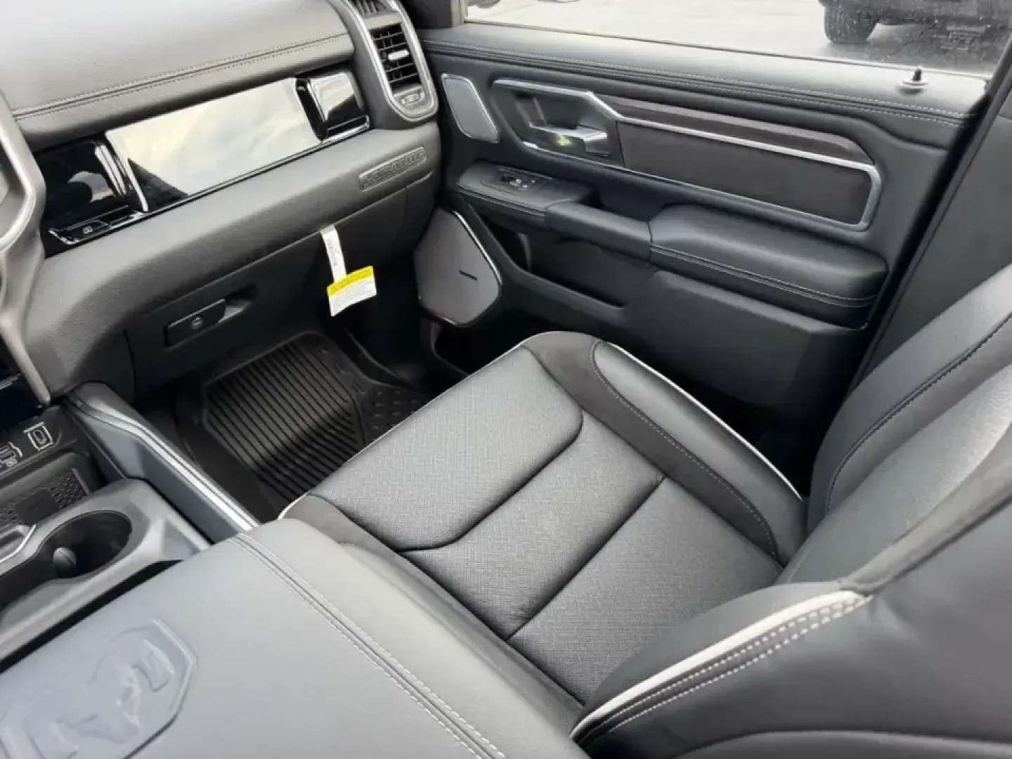 2026 /Black Leather Ram 1500 Laramie (1C6SRFJT9TN) with an 5.7L engine, Automatic transmission, located at 970 Woodlawn Dr., Farmington, MO, 63640, (573) 431-7800, 37.825642, -90.468674 - Weekend lake runs to St. Joe State Park, hauling gear for a campsite at Silver Mines, or simply making your daily commute down US-67 feel effortless-this truck is built for real Missouri life. If you want a refined pickup that can handle Farmington backroads, jobsite duty, and family comfort in one - Photo#18