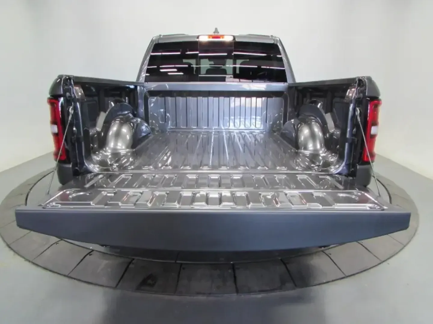 2026 /Black Ram 1500 Big Horn/Lone Star (1C6SRFFP0TN) with an 3.0L V6 DOHC 24V TURBO engine, 8A transmission, located at 12830 Highway 21, De Soto, MO, 63020, (636) 337-7777, 38.153099, -90.573624 - Whether your weekends revolve around towing a boat to a lake getaway, hauling DIY supplies for a home project, or simply enjoying a confident commute through Missouri backroads, this **2026 Ram 1500 Big Horn Crew Cab SWB 4WD** is built for the lifestyle that doesn't slow down. With room for your cre - Photo#10