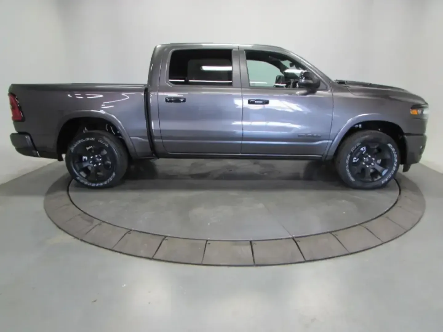2026 /Black Ram 1500 Big Horn/Lone Star (1C6SRFFP0TN) with an 3.0L V6 DOHC 24V TURBO engine, 8A transmission, located at 12830 Highway 21, De Soto, MO, 63020, (636) 337-7777, 38.153099, -90.573624 - Whether your weekends revolve around towing a boat to a lake getaway, hauling DIY supplies for a home project, or simply enjoying a confident commute through Missouri backroads, this **2026 Ram 1500 Big Horn Crew Cab SWB 4WD** is built for the lifestyle that doesn't slow down. With room for your cre - Photo#7