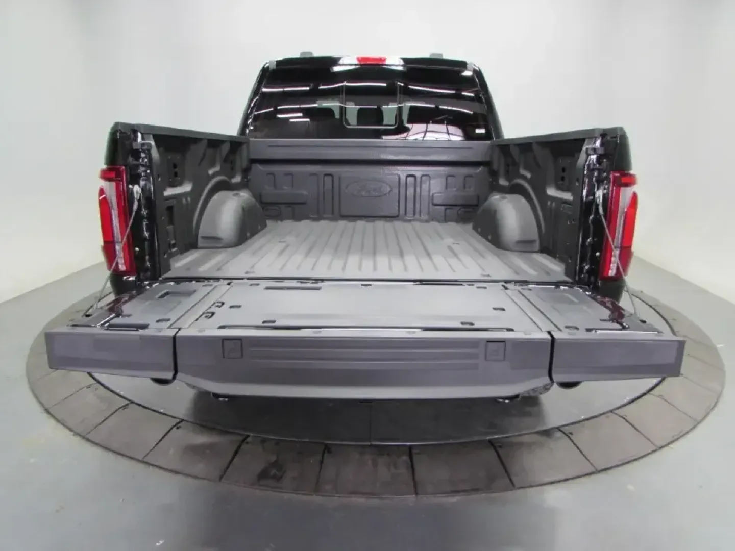 2026 /Black Ford F-150 Tremor (1FTFW4L55TF) with an 5.0L engine, Automatic transmission, located at 12836 Highway 21, De Soto, MO, 63020, (636) 337-7777, 38.151867, -90.575615 - Weekend adventures, jobsite mornings, and long highway hauls all feel easier when your truck is built to handle Missouri's changing weather and your packed schedule. If you're looking for a capable, confidence-inspiring pickup that can cruise comfortably to St. Louis, tackle gravel backroads outside - Photo#10