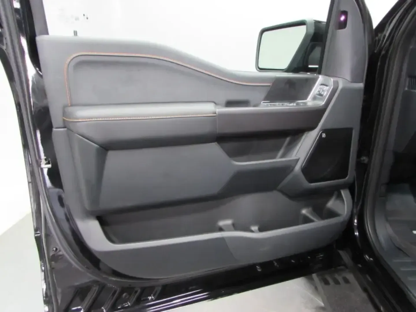 2026 /Black Ford F-150 Tremor (1FTFW4L55TF) with an 5.0L engine, Automatic transmission, located at 12836 Highway 21, De Soto, MO, 63020, (636) 337-7777, 38.151867, -90.575615 - Weekend adventures, jobsite mornings, and long highway hauls all feel easier when your truck is built to handle Missouri's changing weather and your packed schedule. If you're looking for a capable, confidence-inspiring pickup that can cruise comfortably to St. Louis, tackle gravel backroads outside - Photo#11