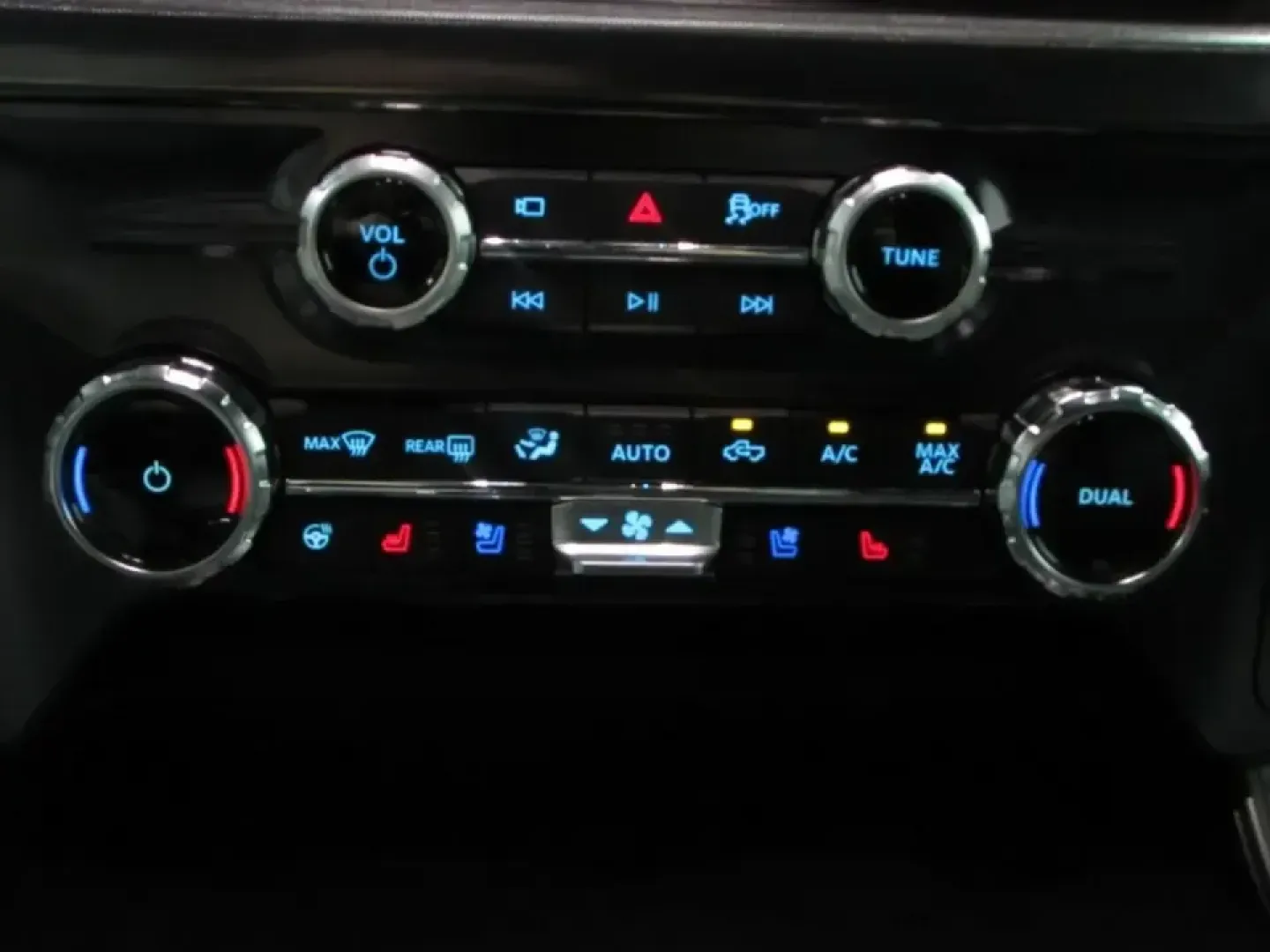 2026 /Black Ford F-150 Tremor (1FTFW4L55TF) with an 5.0L engine, Automatic transmission, located at 12836 Highway 21, De Soto, MO, 63020, (636) 337-7777, 38.151867, -90.575615 - Weekend adventures, jobsite mornings, and long highway hauls all feel easier when your truck is built to handle Missouri's changing weather and your packed schedule. If you're looking for a capable, confidence-inspiring pickup that can cruise comfortably to St. Louis, tackle gravel backroads outside - Photo#30