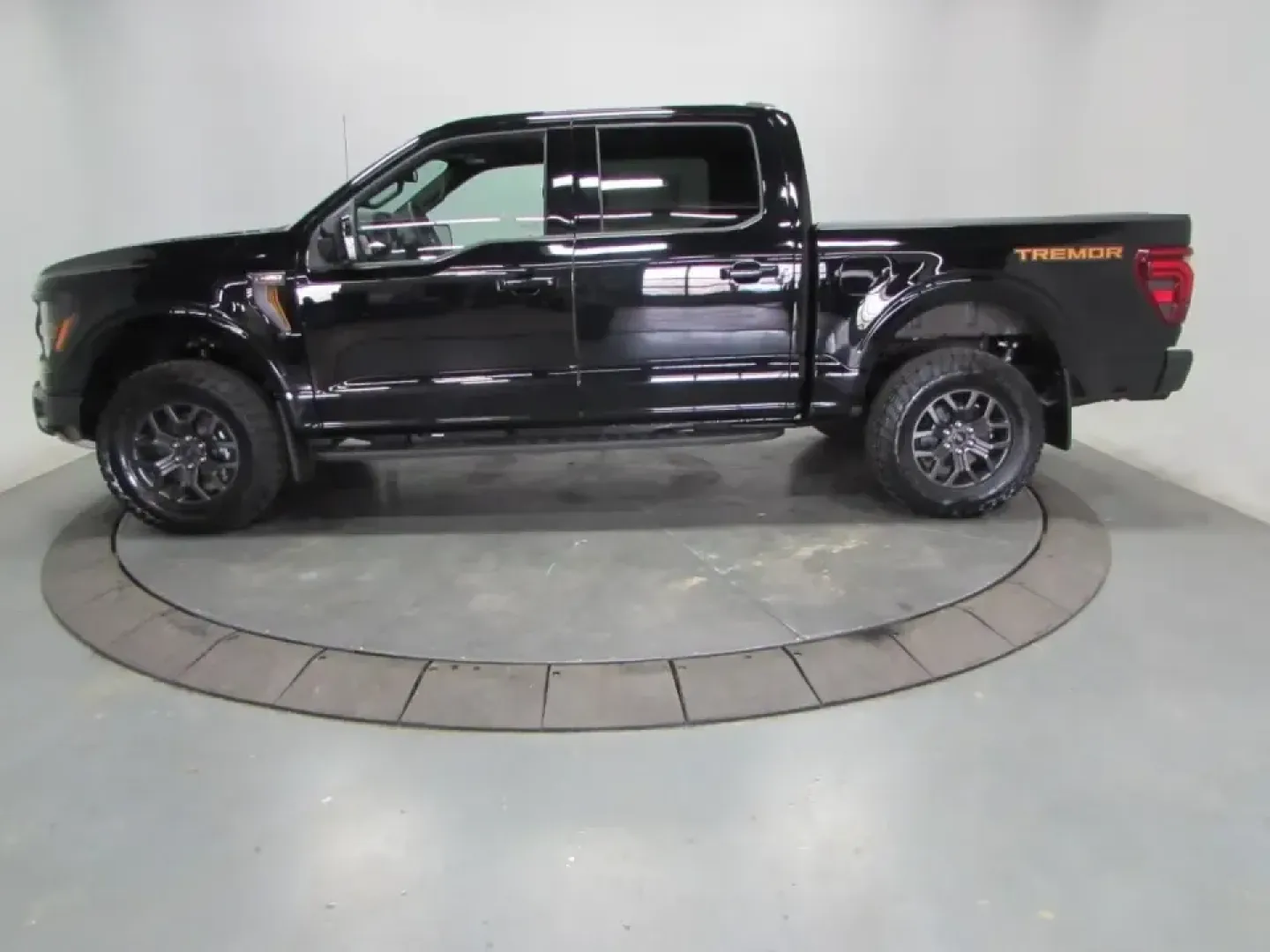 2026 /Black Ford F-150 Tremor (1FTFW4L55TF) with an 5.0L engine, Automatic transmission, located at 12836 Highway 21, De Soto, MO, 63020, (636) 337-7777, 38.151867, -90.575615 - Weekend adventures, jobsite mornings, and long highway hauls all feel easier when your truck is built to handle Missouri's changing weather and your packed schedule. If you're looking for a capable, confidence-inspiring pickup that can cruise comfortably to St. Louis, tackle gravel backroads outside - Photo#3