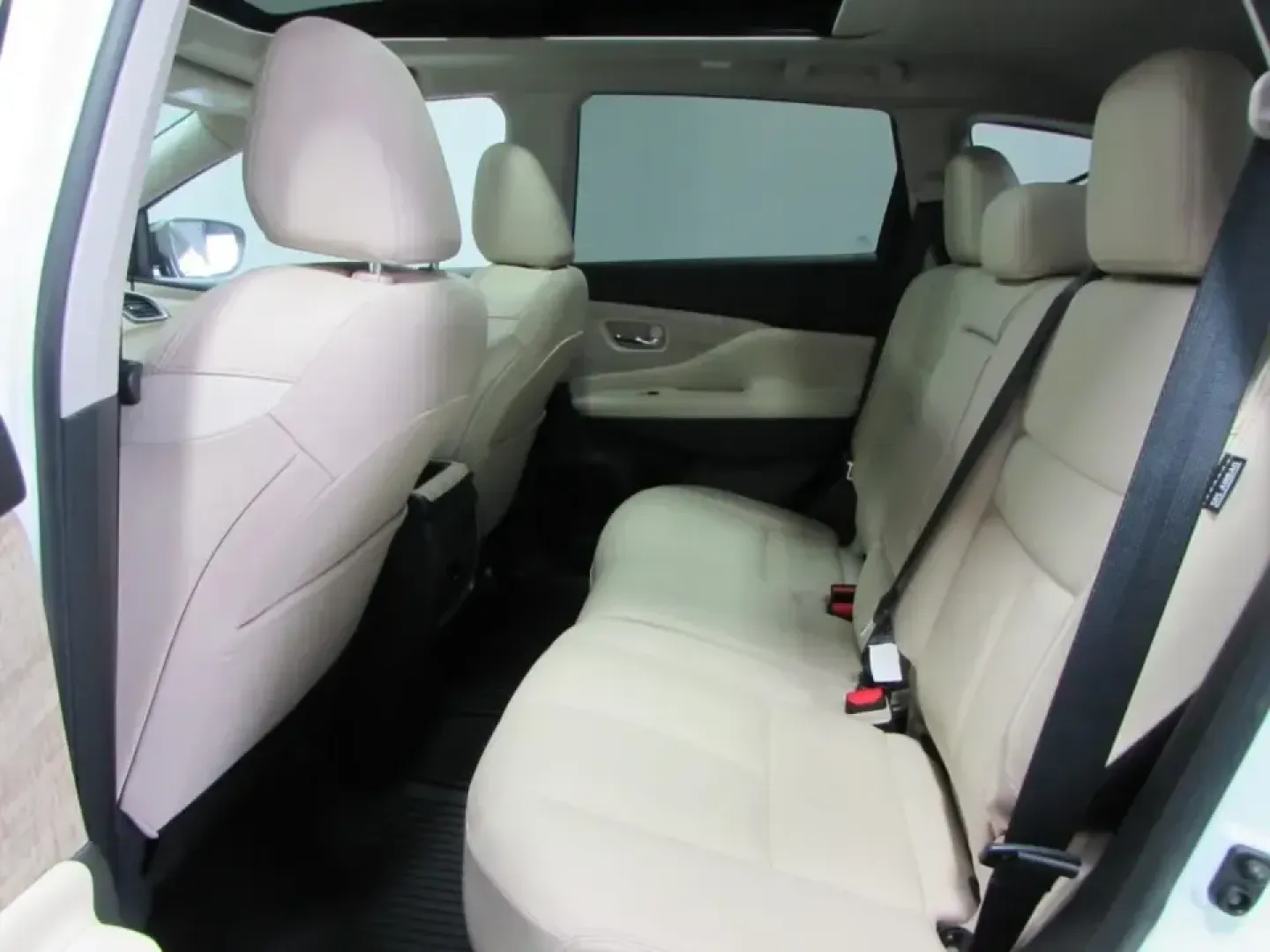 2024 /Cashmere Nissan Murano SL (5N1AZ2CS5RC) with an 3.5L V6 DOHC 24V engine, Automatic transmission, located at 12830 Highway 21, De Soto, MO, 63020, (636) 337-7777, 38.153099, -90.573624 - Make every day feel like a weekend getaway in this 2024 Nissan Murano SL AWD-an SUV that's equally at home on school drop-offs, long commutes into the metro, and spontaneous road trips through Missouri's backroads. With its confident All Wheel Drive grip and smooth, quiet ride, the Murano is a smart - Photo#14