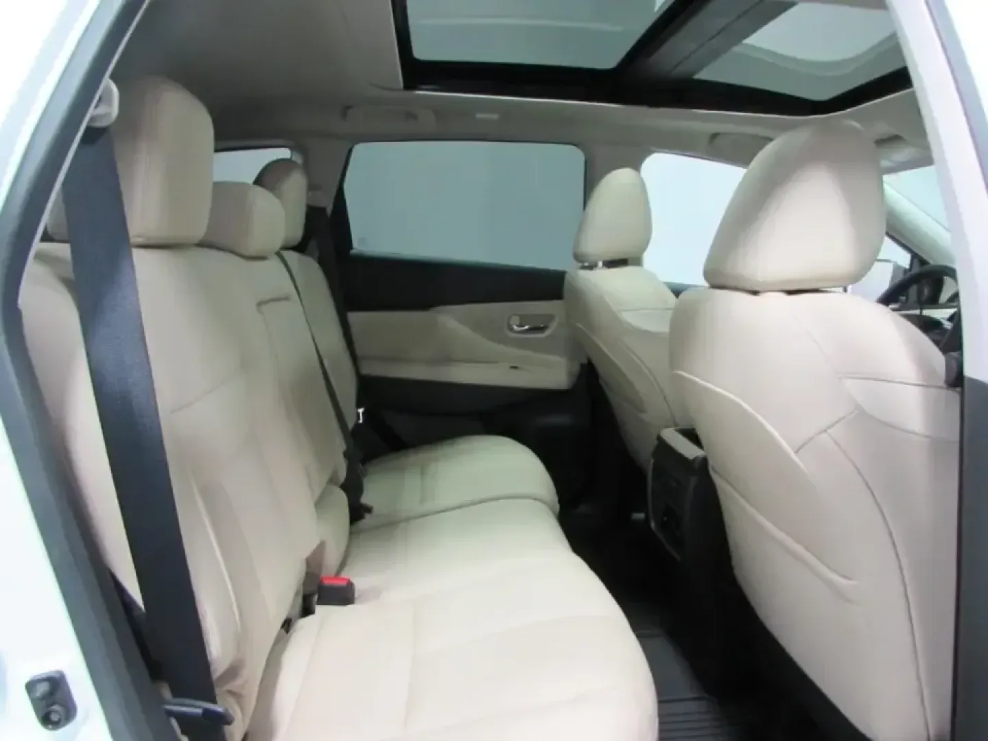 2024 /Cashmere Nissan Murano SL (5N1AZ2CS5RC) with an 3.5L V6 DOHC 24V engine, Automatic transmission, located at 12830 Highway 21, De Soto, MO, 63020, (636) 337-7777, 38.153099, -90.573624 - Make every day feel like a weekend getaway in this 2024 Nissan Murano SL AWD-an SUV that's equally at home on school drop-offs, long commutes into the metro, and spontaneous road trips through Missouri's backroads. With its confident All Wheel Drive grip and smooth, quiet ride, the Murano is a smart - Photo#18