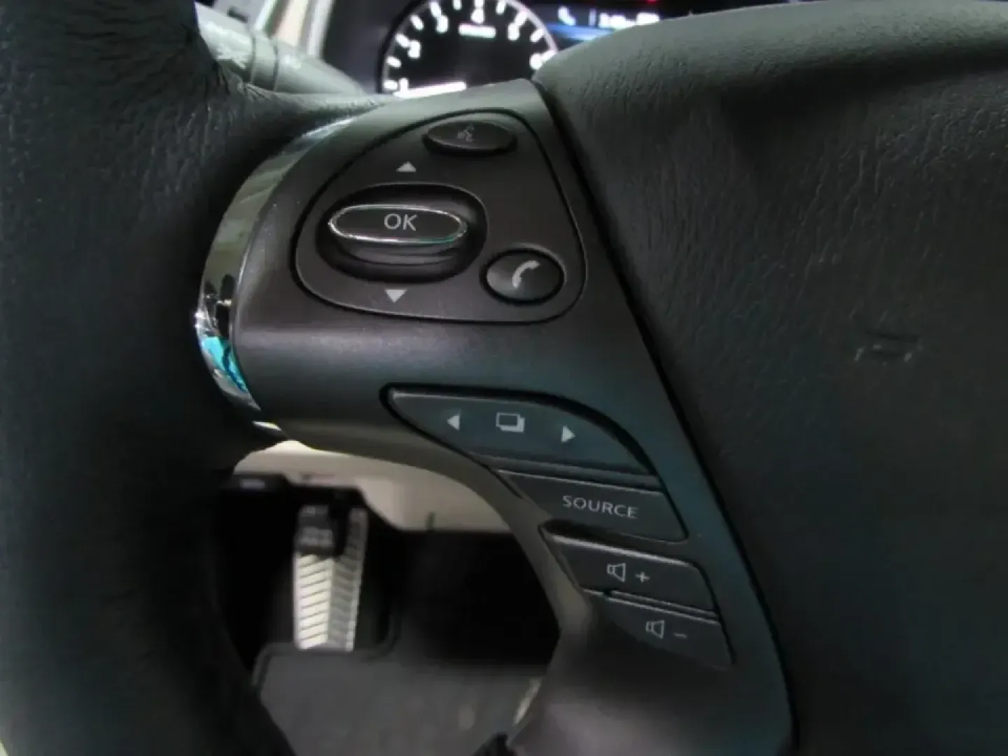 2024 /Cashmere Nissan Murano SL (5N1AZ2CS5RC) with an 3.5L V6 DOHC 24V engine, Automatic transmission, located at 12830 Highway 21, De Soto, MO, 63020, (636) 337-7777, 38.153099, -90.573624 - Make every day feel like a weekend getaway in this 2024 Nissan Murano SL AWD-an SUV that's equally at home on school drop-offs, long commutes into the metro, and spontaneous road trips through Missouri's backroads. With its confident All Wheel Drive grip and smooth, quiet ride, the Murano is a smart - Photo#24