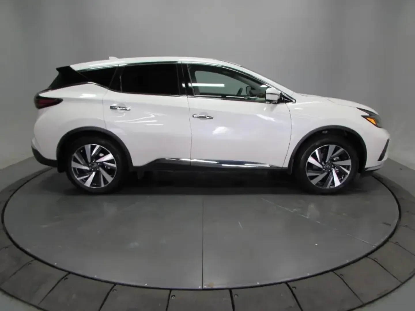 2024 /Cashmere Nissan Murano SL (5N1AZ2CS5RC) with an 3.5L V6 DOHC 24V engine, Automatic transmission, located at 12830 Highway 21, De Soto, MO, 63020, (636) 337-7777, 38.153099, -90.573624 - Make every day feel like a weekend getaway in this 2024 Nissan Murano SL AWD-an SUV that's equally at home on school drop-offs, long commutes into the metro, and spontaneous road trips through Missouri's backroads. With its confident All Wheel Drive grip and smooth, quiet ride, the Murano is a smart - Photo#7