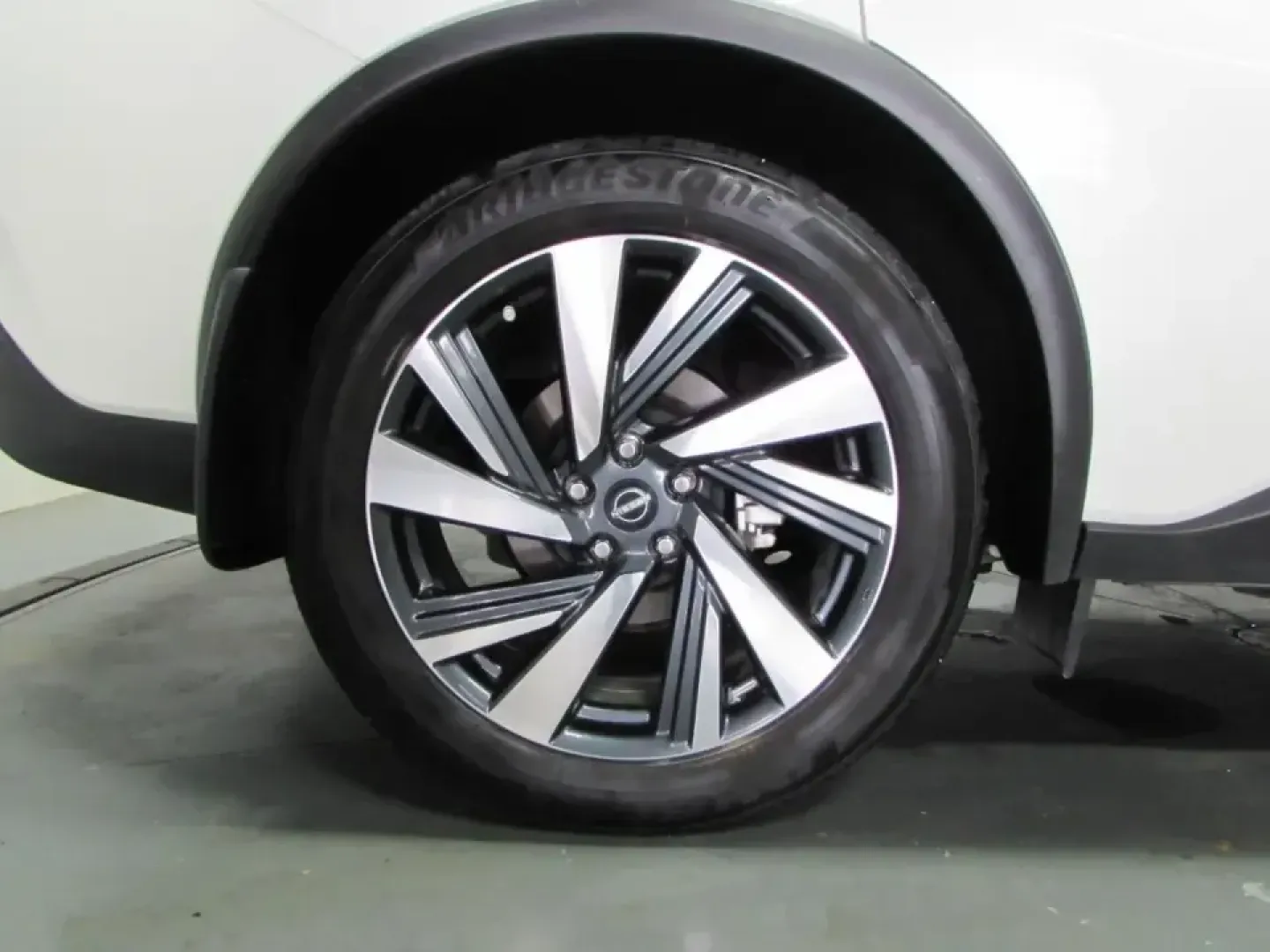2024 /Cashmere Nissan Murano SL (5N1AZ2CS5RC) with an 3.5L V6 DOHC 24V engine, Automatic transmission, located at 12830 Highway 21, De Soto, MO, 63020, (636) 337-7777, 38.153099, -90.573624 - Make every day feel like a weekend getaway in this 2024 Nissan Murano SL AWD-an SUV that's equally at home on school drop-offs, long commutes into the metro, and spontaneous road trips through Missouri's backroads. With its confident All Wheel Drive grip and smooth, quiet ride, the Murano is a smart - Photo#8