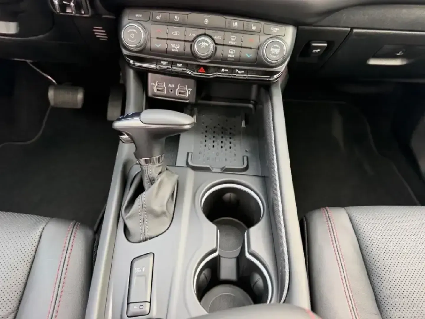 2026 /Black Leather Dodge Durango GT Plus HEMI V8 (1C4SDJCT8TC) with an 5.7L V8 HEMI MDS VVT engine, Automatic transmission, located at 970 Woodlawn Dr., Farmington, MO, 63640, (573) 431-7800, 37.825642, -90.468674 - Built for road trips to the Ozarks, busy school-week shuttles, and confident winter commutes on I-67, this 2026 Dodge Durango R/T AWD is the kind of SUV that fits real life in Farmington, Missouri-powerful when you want it, practical when you need it, and comfortable all week long. If your weekends - Photo#19
