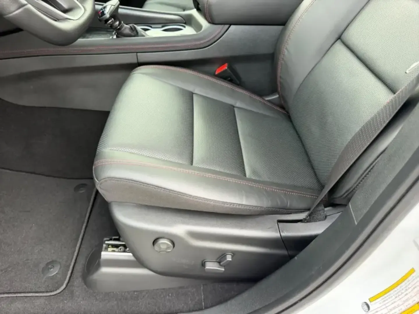 2026 /Black Leather Dodge Durango GT Plus HEMI V8 (1C4SDJCT8TC) with an 5.7L V8 HEMI MDS VVT engine, Automatic transmission, located at 970 Woodlawn Dr., Farmington, MO, 63640, (573) 431-7800, 37.825642, -90.468674 - Built for road trips to the Ozarks, busy school-week shuttles, and confident winter commutes on I-67, this 2026 Dodge Durango R/T AWD is the kind of SUV that fits real life in Farmington, Missouri-powerful when you want it, practical when you need it, and comfortable all week long. If your weekends - Photo#23