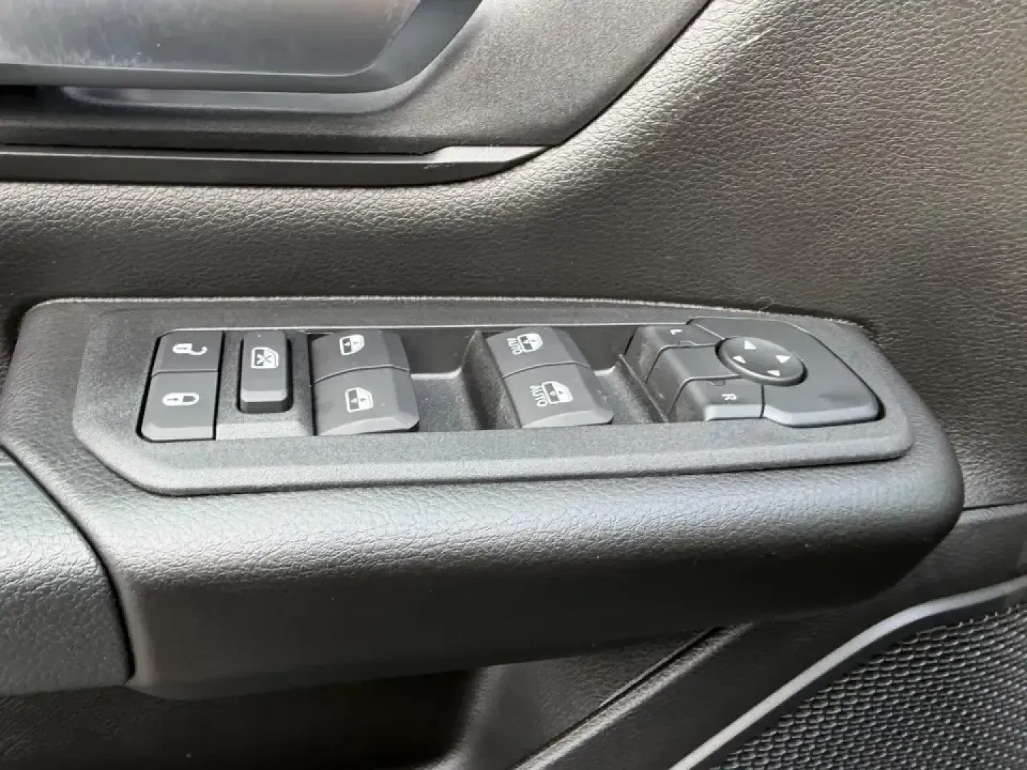 2026 /Diesel Gray/Black Cloth Ram 1500 Express (1C6SRFGT8TN) with an 5.7L engine, located at 970 Woodlawn Dr., Farmington, MO, 63640, (573) 431-7800, 37.825642, -90.468674 - Work weeks, weekend projects, and long Ozark road trips all get easier when you've got a full-size truck that's ready for real life. This **2026 Ram 1500 Tradesman** in striking **Forge Blue** is built for hauling supplies, commuting comfortably, and heading out past Farmington for fishing, camping, - Photo#17