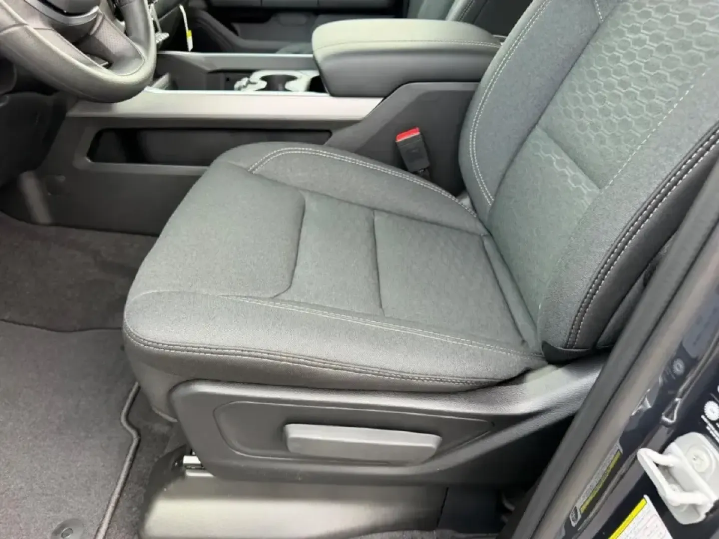 2026 /Diesel Gray/Black Cloth Ram 1500 Express (1C6SRFGT8TN) with an 5.7L engine, located at 970 Woodlawn Dr., Farmington, MO, 63640, (573) 431-7800, 37.825642, -90.468674 - Work weeks, weekend projects, and long Ozark road trips all get easier when you've got a full-size truck that's ready for real life. This **2026 Ram 1500 Tradesman** in striking **Forge Blue** is built for hauling supplies, commuting comfortably, and heading out past Farmington for fishing, camping, - Photo#18