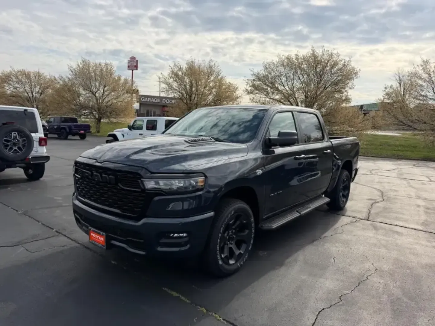 2026 /Diesel Gray/Black Cloth Ram 1500 Express (1C6SRFGT8TN) with an 5.7L engine, located at 970 Woodlawn Dr., Farmington, MO, 63640, (573) 431-7800, 37.825642, -90.468674 - Work weeks, weekend projects, and long Ozark road trips all get easier when you've got a full-size truck that's ready for real life. This **2026 Ram 1500 Tradesman** in striking **Forge Blue** is built for hauling supplies, commuting comfortably, and heading out past Farmington for fishing, camping, - Photo#6
