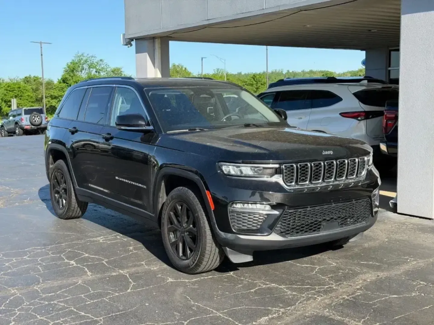 2023 /Global Black Leather Jeep Grand Cherokee Limited (1C4RJHBG8PC) with an 3.6L V6 24V VVT UPG I engine, 8A transmission, located at 141 Commercial Dr, Fredericktown, MO, 63645, (573) 783-6432, 37.570087, -90.320648 - Whether you're planning weekend lake runs, shuttling a growing family to school and sports, or stacking up highway miles for a long commute, the 2023 Jeep Grand Cherokee Limited 4WD is built for the do-it-all lifestyle. With confident four-wheel-drive capability, a comfortable SUV cabin, and modern - Photo#0
