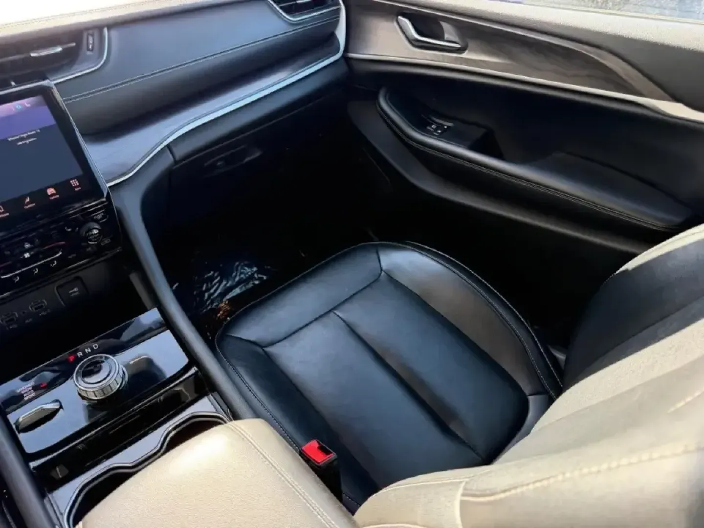 2023 /Global Black Leather Jeep Grand Cherokee Limited (1C4RJHBG8PC) with an 3.6L V6 24V VVT UPG I engine, 8A transmission, located at 141 Commercial Dr, Fredericktown, MO, 63645, (573) 783-6432, 37.570087, -90.320648 - Whether you're planning weekend lake runs, shuttling a growing family to school and sports, or stacking up highway miles for a long commute, the 2023 Jeep Grand Cherokee Limited 4WD is built for the do-it-all lifestyle. With confident four-wheel-drive capability, a comfortable SUV cabin, and modern - Photo#17