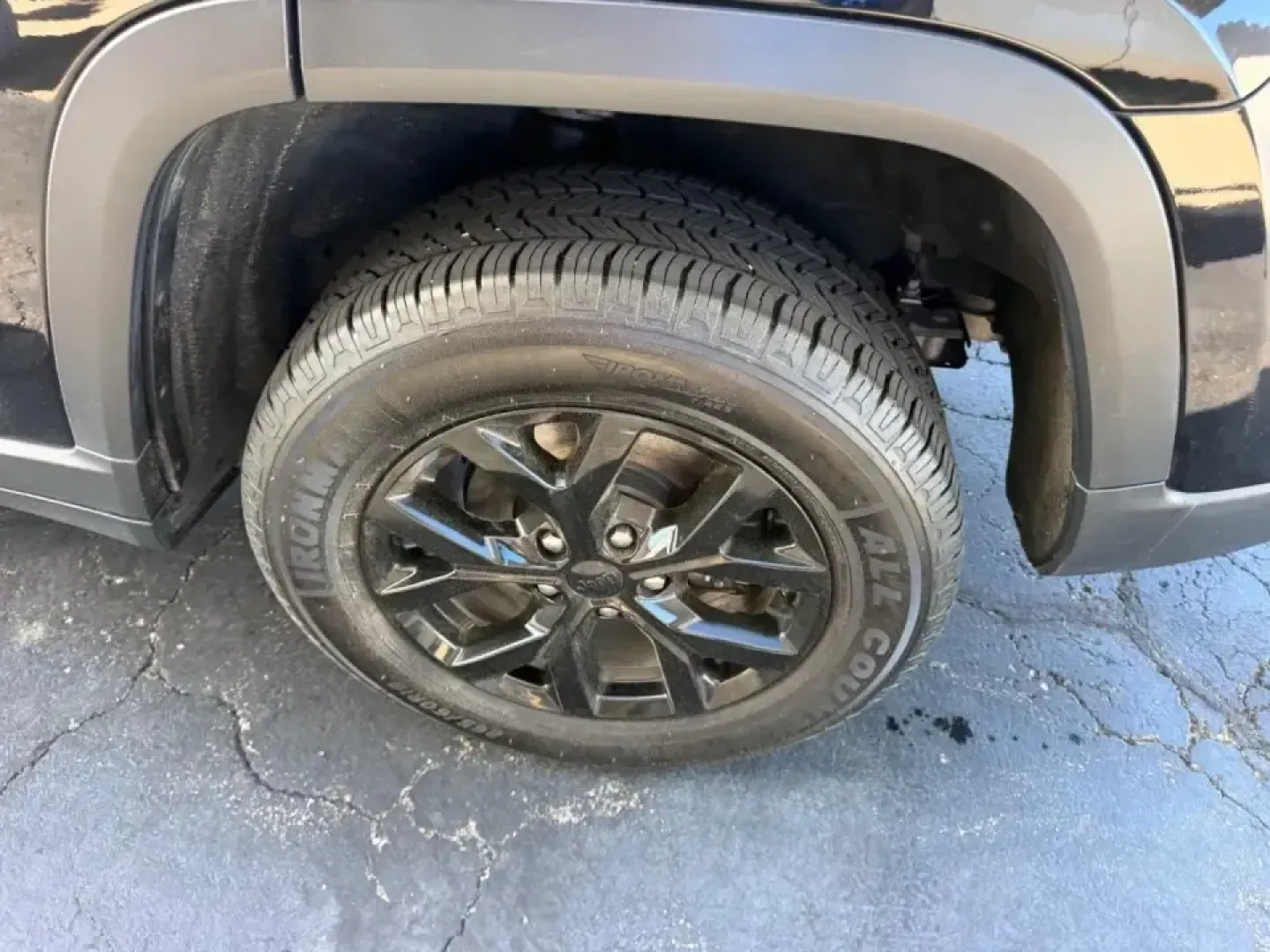 2023 /Global Black Leather Jeep Grand Cherokee Limited (1C4RJHBG8PC) with an 3.6L V6 24V VVT UPG I engine, 8A transmission, located at 141 Commercial Dr, Fredericktown, MO, 63645, (573) 783-6432, 37.570087, -90.320648 - Whether you're planning weekend lake runs, shuttling a growing family to school and sports, or stacking up highway miles for a long commute, the 2023 Jeep Grand Cherokee Limited 4WD is built for the do-it-all lifestyle. With confident four-wheel-drive capability, a comfortable SUV cabin, and modern - Photo#6