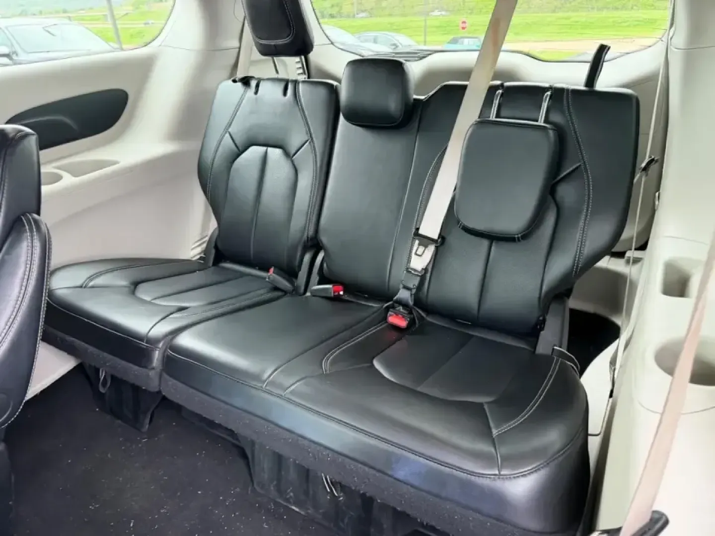 2024 /Black Leather Chrysler Pacifica Touring L (2C4RC1BG0RR) with an 3.6L V6 24V VVT UPG I engine, Automatic transmission, located at 141 Commercial Dr, Fredericktown, MO, 63645, (573) 783-6432, 37.570087, -90.320648 - Load up the kids, the snacks, and the playlist-this 2024 Chrysler Pacifica Touring L is built for real life in Southeast Missouri, whether you're doing the school run, commuting daily, or planning a weekend road trip to Johnson's Shut-Ins or the Arcadia Valley. With minivan versatility, confidence-i - Photo#9