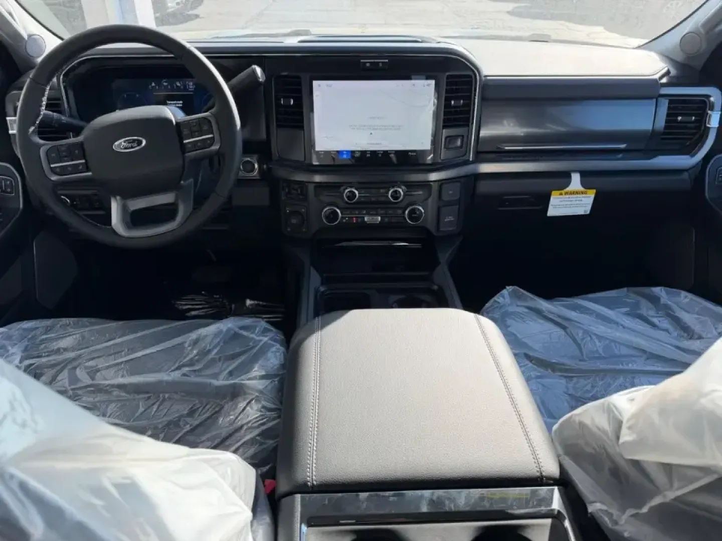 2026 /Black Onyx Leather Ford F-250SD Lariat (1FT8W2BT0TE) with an 6.7L engine, 6A transmission, located at 141 Commercial Dr, Fredericktown, MO, 63645, (573) 783-6432, 37.570087, -90.320648 - Built for big workdays and bigger weekends, this **2026 Ford Super Duty F-250 SRW King Ranch Crew Cab 4WD** is the kind of truck that fits real Missouri life-towing a trailer out toward the countryside, hauling supplies for a jobsite, or packing up the family for a long road trip with confidence. Wi - Photo#9