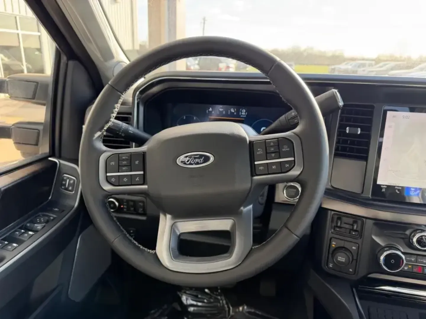2026 /Black Onyx Leather Ford F-250SD Lariat (1FT8W2BT0TE) with an 6.7L engine, 6A transmission, located at 141 Commercial Dr, Fredericktown, MO, 63645, (573) 783-6432, 37.570087, -90.320648 - Built for big workdays and bigger weekends, this **2026 Ford Super Duty F-250 SRW King Ranch Crew Cab 4WD** is the kind of truck that fits real Missouri life-towing a trailer out toward the countryside, hauling supplies for a jobsite, or packing up the family for a long road trip with confidence. Wi - Photo#10
