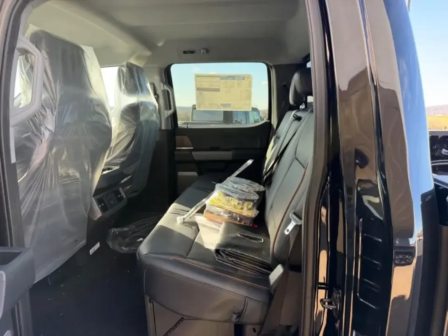 2026 /Black Onyx Leather Ford F-250SD Lariat (1FT8W2BT0TE) with an 6.7L engine, 6A transmission, located at 141 Commercial Dr, Fredericktown, MO, 63645, (573) 783-6432, 37.570087, -90.320648 - Built for big workdays and bigger weekends, this **2026 Ford Super Duty F-250 SRW King Ranch Crew Cab 4WD** is the kind of truck that fits real Missouri life-towing a trailer out toward the countryside, hauling supplies for a jobsite, or packing up the family for a long road trip with confidence. Wi - Photo#8
