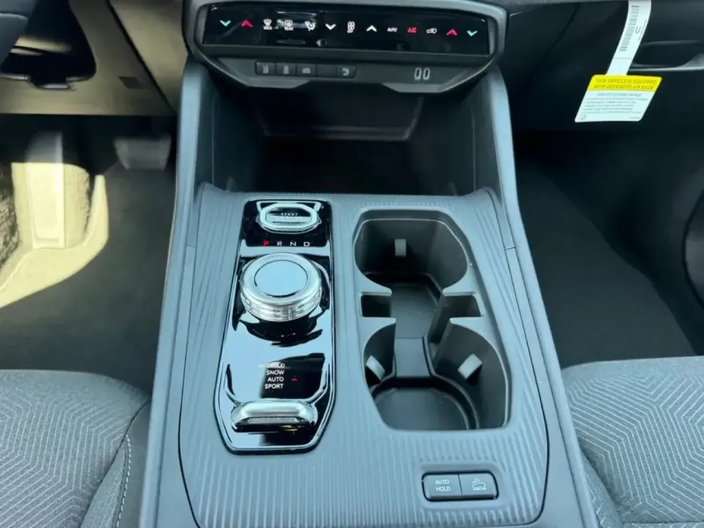 2026 /Global Black Cloth Jeep Cherokee Laredo (3C4PJMB20TT) with an 1.6L engine, located at 970 Woodlawn Dr., Farmington, MO, 63640, (573) 431-7800, 37.825642, -90.468674 - Picture your next weekend: you load up the family, point the hood toward Johnson's Shut-Ins, and cruise out of Farmington with the confidence to take on changing weather, gravel pull-offs, and long stretches of highway-without giving up comfort or efficiency. If that sounds like your kind of lifesty - Photo#15
