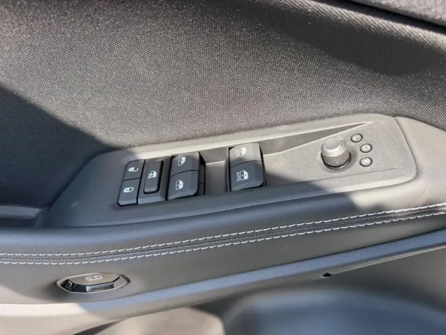 2026 /Global Black Cloth Jeep Cherokee Laredo (3C4PJMB20TT) with an 1.6L engine, located at 970 Woodlawn Dr., Farmington, MO, 63640, (573) 431-7800, 37.825642, -90.468674 - Picture your next weekend: you load up the family, point the hood toward Johnson's Shut-Ins, and cruise out of Farmington with the confidence to take on changing weather, gravel pull-offs, and long stretches of highway-without giving up comfort or efficiency. If that sounds like your kind of lifesty - Photo#17