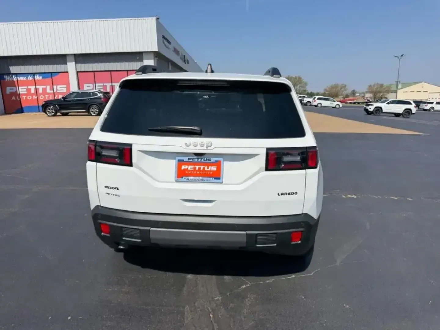 2026 /Global Black Cloth Jeep Cherokee Laredo (3C4PJMB20TT) with an 1.6L engine, located at 970 Woodlawn Dr., Farmington, MO, 63640, (573) 431-7800, 37.825642, -90.468674 - Picture your next weekend: you load up the family, point the hood toward Johnson's Shut-Ins, and cruise out of Farmington with the confidence to take on changing weather, gravel pull-offs, and long stretches of highway-without giving up comfort or efficiency. If that sounds like your kind of lifesty - Photo#3