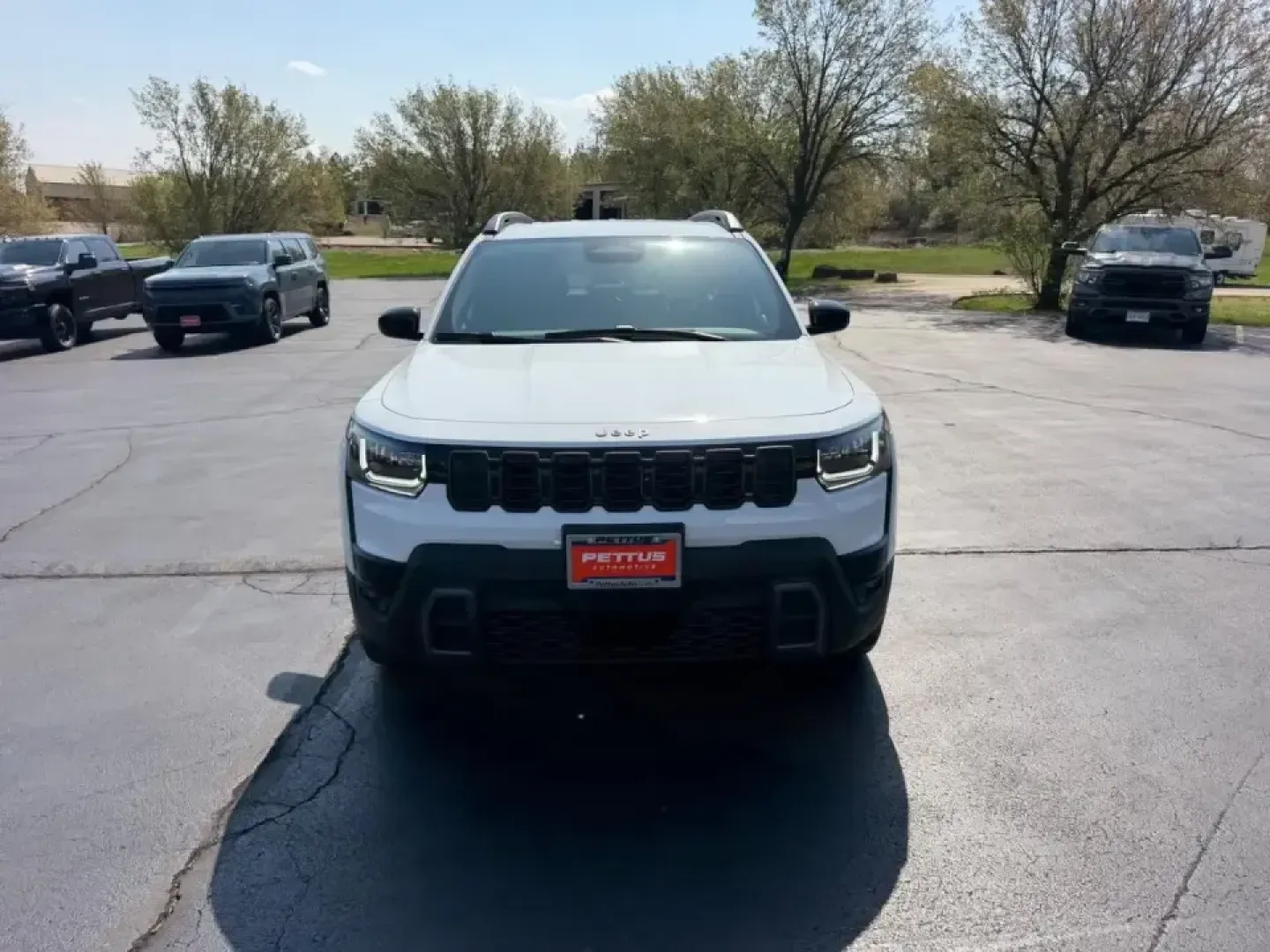 2026 /Global Black Cloth Jeep Cherokee Laredo (3C4PJMB20TT) with an 1.6L engine, located at 970 Woodlawn Dr., Farmington, MO, 63640, (573) 431-7800, 37.825642, -90.468674 - Picture your next weekend: you load up the family, point the hood toward Johnson's Shut-Ins, and cruise out of Farmington with the confidence to take on changing weather, gravel pull-offs, and long stretches of highway-without giving up comfort or efficiency. If that sounds like your kind of lifesty - Photo#7