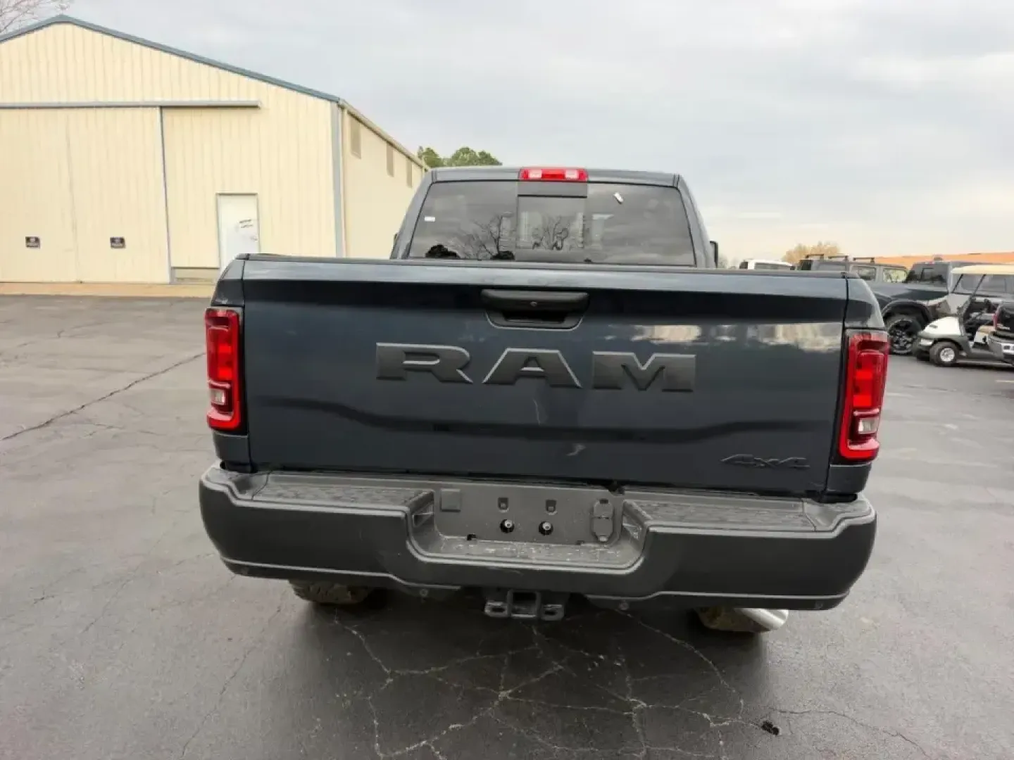 2026 /Diesel Gray/Black Cloth Ram 2500 Tradesman (3C6UR5CJXTG) with an 6.4L V8 HEMI HD engine, 6A transmission, located at 970 Woodlawn Dr., Farmington, MO, 63640, (573) 431-7800, 37.825642, -90.468674 - Built for big weekends, heavy-duty workdays, and everything in between, this **2026 Ram 2500 Tradesman Crew Cab SWB 4WD** is the kind of truck that fits real life in Southeast Missouri-whether you're hauling a trailer to the lake, tackling a jobsite off Highway 67, or loading up the family for a roa - Photo#3
