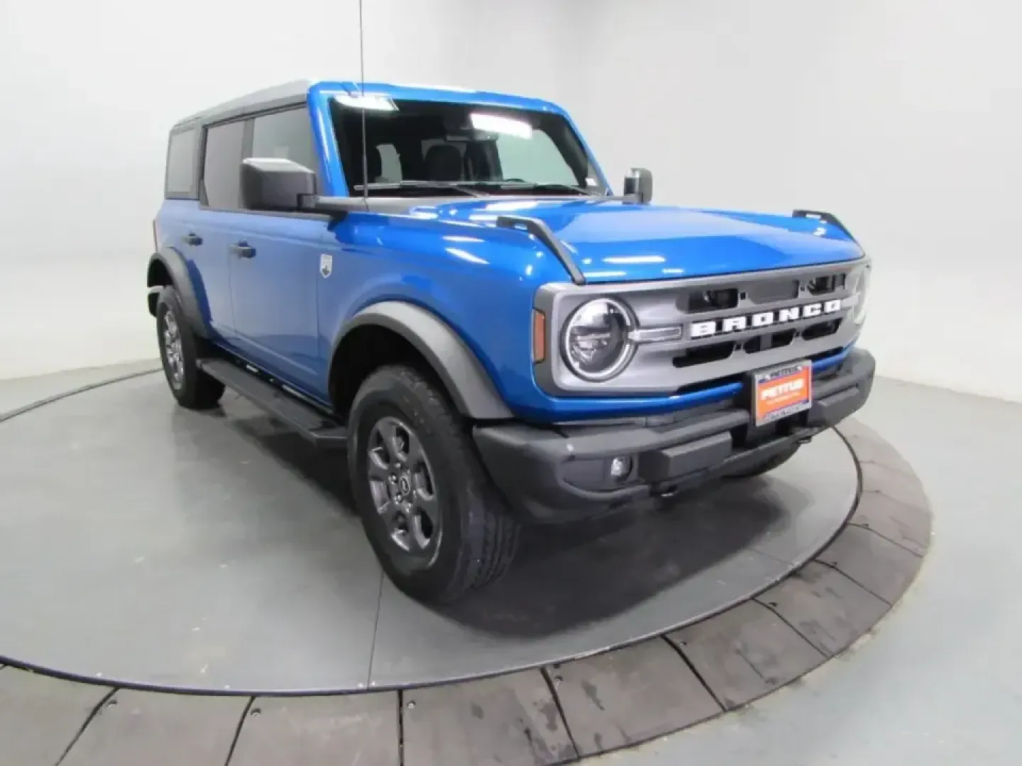 2023 /Dark Gray W/Black Onyx Ford Bronco Big Bend (1FMEE5BP5PL) with an 2.7L V6 DOHC 24V engine, 7M transmission, located at 12836 Highway 21, De Soto, MO, 63020, (636) 337-7777, 38.151867, -90.575615 - Weekend trails, lake days, and road trips down Hwy 21 feel better when your SUV is built to handle the plan-and the unexpected. This **2023 Ford Bronco Base 4-Door** in bold **Blue** is the kind of adventure-ready rig that fits real life in and around **De Soto, Missouri**: confident in bad weather, - Photo#0