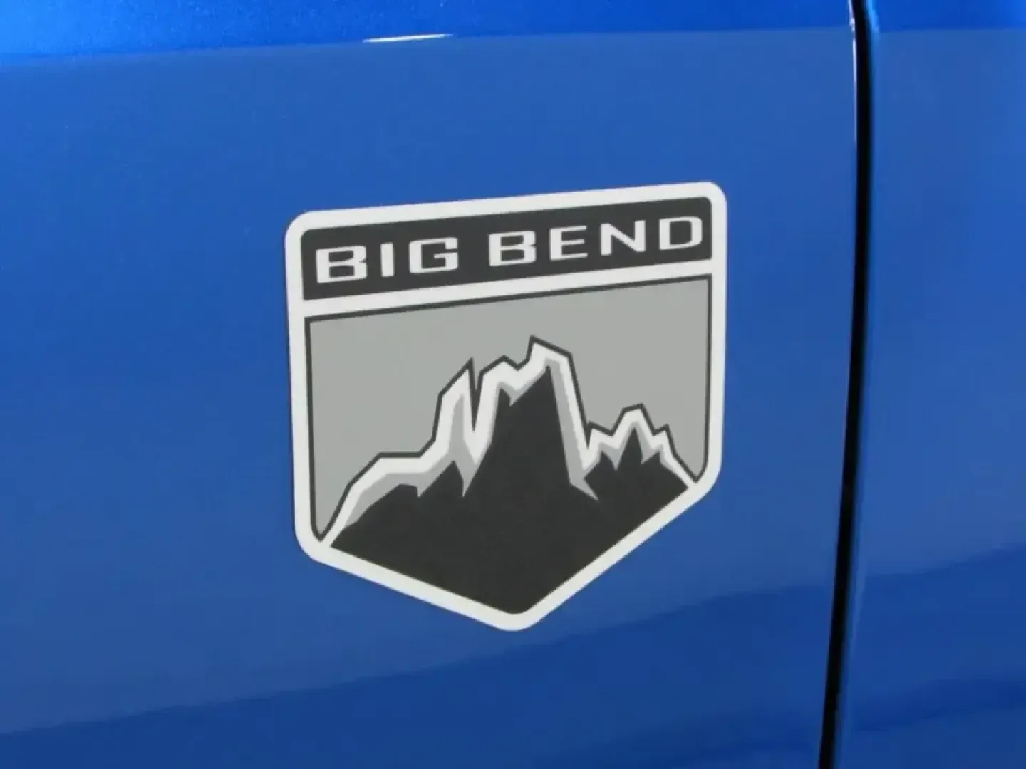 2023 /Dark Gray W/Black Onyx Ford Bronco Big Bend (1FMEE5BP5PL) with an 2.7L V6 DOHC 24V engine, 7M transmission, located at 12836 Highway 21, De Soto, MO, 63020, (636) 337-7777, 38.151867, -90.575615 - Weekend trails, lake days, and road trips down Hwy 21 feel better when your SUV is built to handle the plan-and the unexpected. This **2023 Ford Bronco Base 4-Door** in bold **Blue** is the kind of adventure-ready rig that fits real life in and around **De Soto, Missouri**: confident in bad weather, - Photo#29