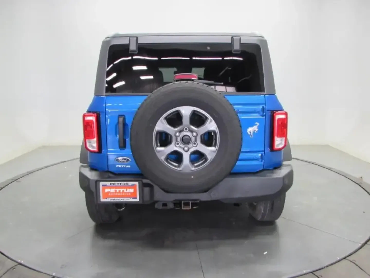 2023 /Dark Gray W/Black Onyx Ford Bronco Big Bend (1FMEE5BP5PL) with an 2.7L V6 DOHC 24V engine, 7M transmission, located at 12836 Highway 21, De Soto, MO, 63020, (636) 337-7777, 38.151867, -90.575615 - Weekend trails, lake days, and road trips down Hwy 21 feel better when your SUV is built to handle the plan-and the unexpected. This **2023 Ford Bronco Base 4-Door** in bold **Blue** is the kind of adventure-ready rig that fits real life in and around **De Soto, Missouri**: confident in bad weather, - Photo#5