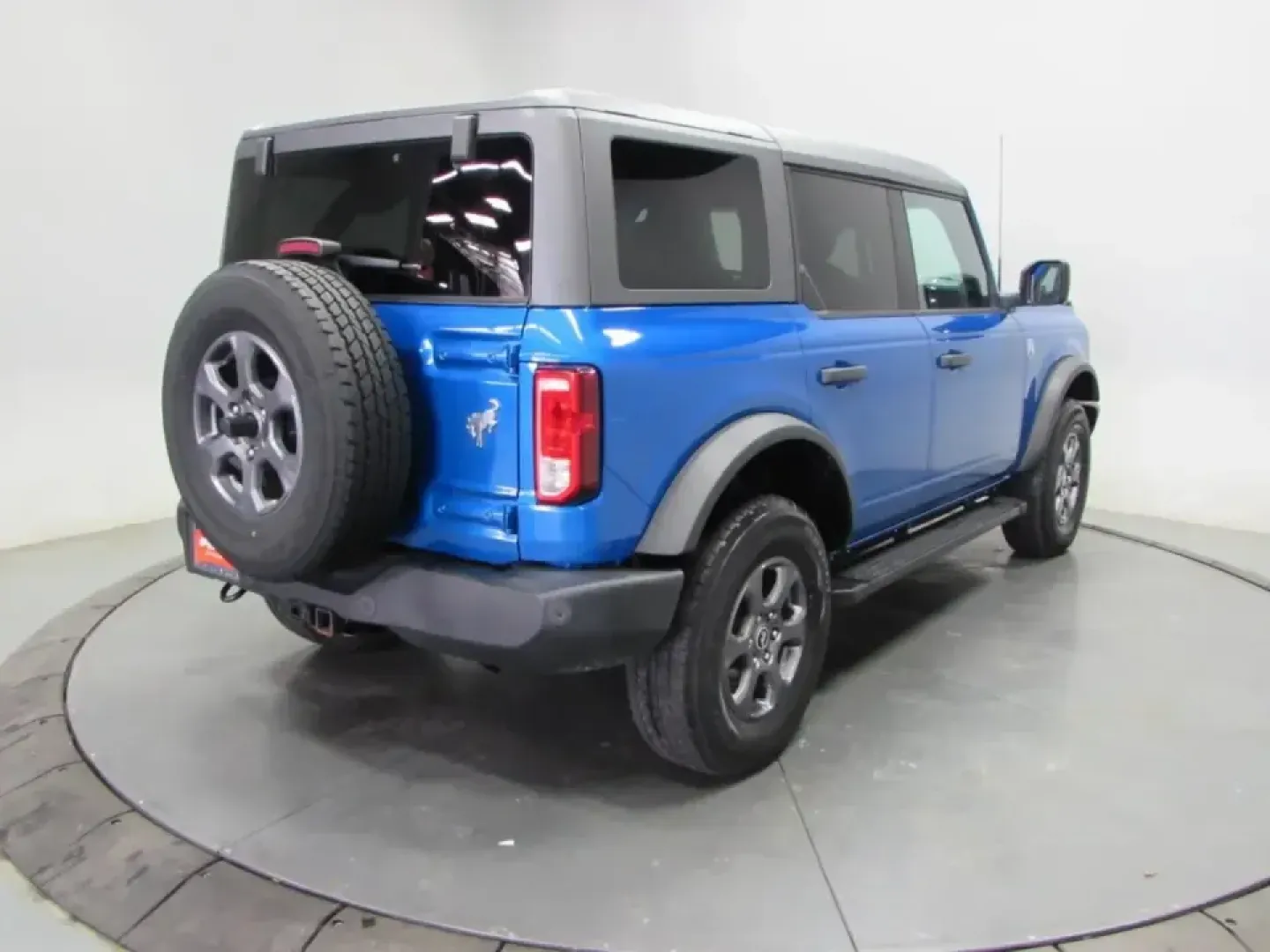 2023 /Dark Gray W/Black Onyx Ford Bronco Big Bend (1FMEE5BP5PL) with an 2.7L V6 DOHC 24V engine, 7M transmission, located at 12836 Highway 21, De Soto, MO, 63020, (636) 337-7777, 38.151867, -90.575615 - Weekend trails, lake days, and road trips down Hwy 21 feel better when your SUV is built to handle the plan-and the unexpected. This **2023 Ford Bronco Base 4-Door** in bold **Blue** is the kind of adventure-ready rig that fits real life in and around **De Soto, Missouri**: confident in bad weather, - Photo#6