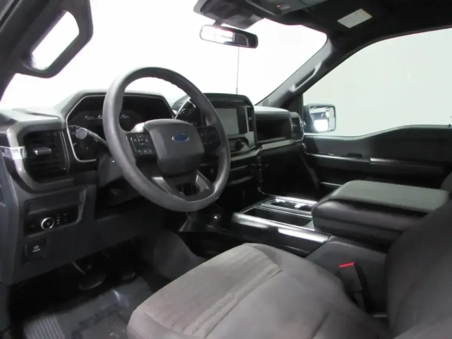2023 /Black Ford F-150 XL (1FTEW1EP9PF) with an 2.7L V6 DOHC 24V engine, 6A transmission, located at 12836 Highway 21, De Soto, MO, 63020, (636) 337-7777, 38.151867, -90.575615 - Whether your week is built around job sites, long commutes up and down MO-21, or loading up for a weekend at Washington State Park, this 2023 Ford F-150 XLT SuperCrew 4WD is the kind of truck that fits real life in De Soto. With a roomy crew cab for coworkers or family, a 6.5-foot bed for gear and p - Photo#12