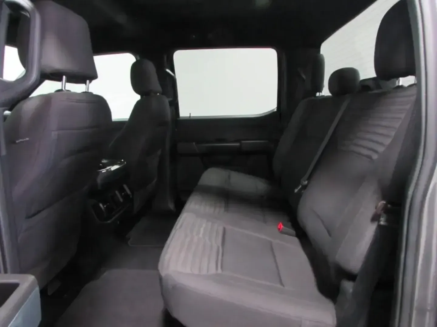 2023 /Black Ford F-150 XL (1FTEW1EP9PF) with an 2.7L V6 DOHC 24V engine, 6A transmission, located at 12836 Highway 21, De Soto, MO, 63020, (636) 337-7777, 38.151867, -90.575615 - Whether your week is built around job sites, long commutes up and down MO-21, or loading up for a weekend at Washington State Park, this 2023 Ford F-150 XLT SuperCrew 4WD is the kind of truck that fits real life in De Soto. With a roomy crew cab for coworkers or family, a 6.5-foot bed for gear and p - Photo#14