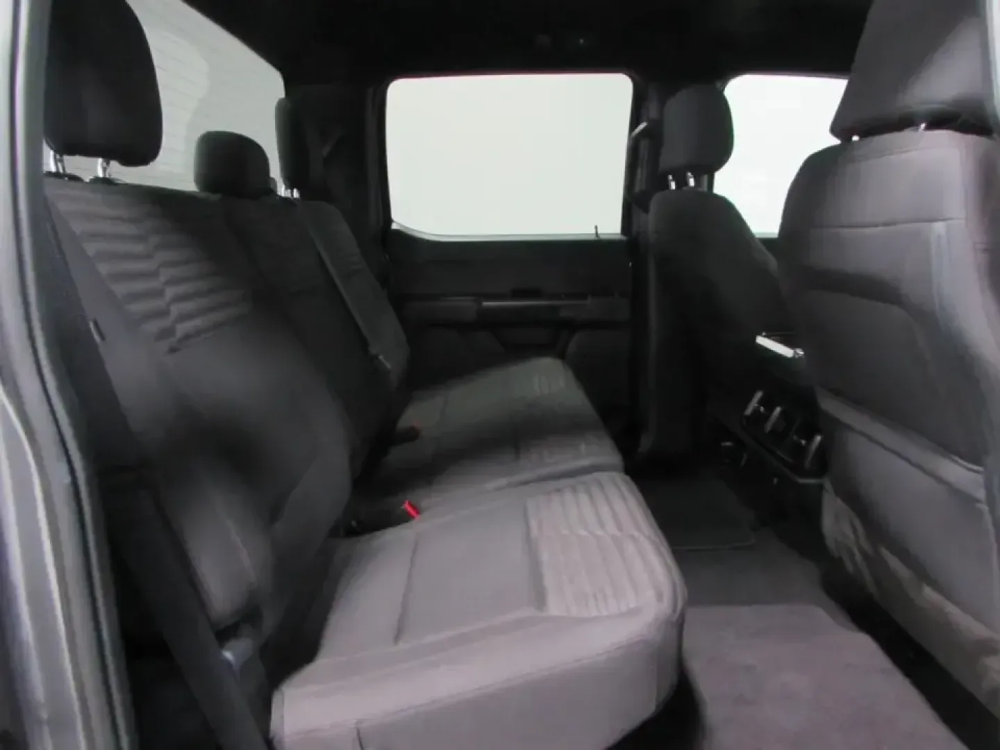 2023 /Black Ford F-150 XL (1FTEW1EP9PF) with an 2.7L V6 DOHC 24V engine, 6A transmission, located at 12836 Highway 21, De Soto, MO, 63020, (636) 337-7777, 38.151867, -90.575615 - Whether your week is built around job sites, long commutes up and down MO-21, or loading up for a weekend at Washington State Park, this 2023 Ford F-150 XLT SuperCrew 4WD is the kind of truck that fits real life in De Soto. With a roomy crew cab for coworkers or family, a 6.5-foot bed for gear and p - Photo#18