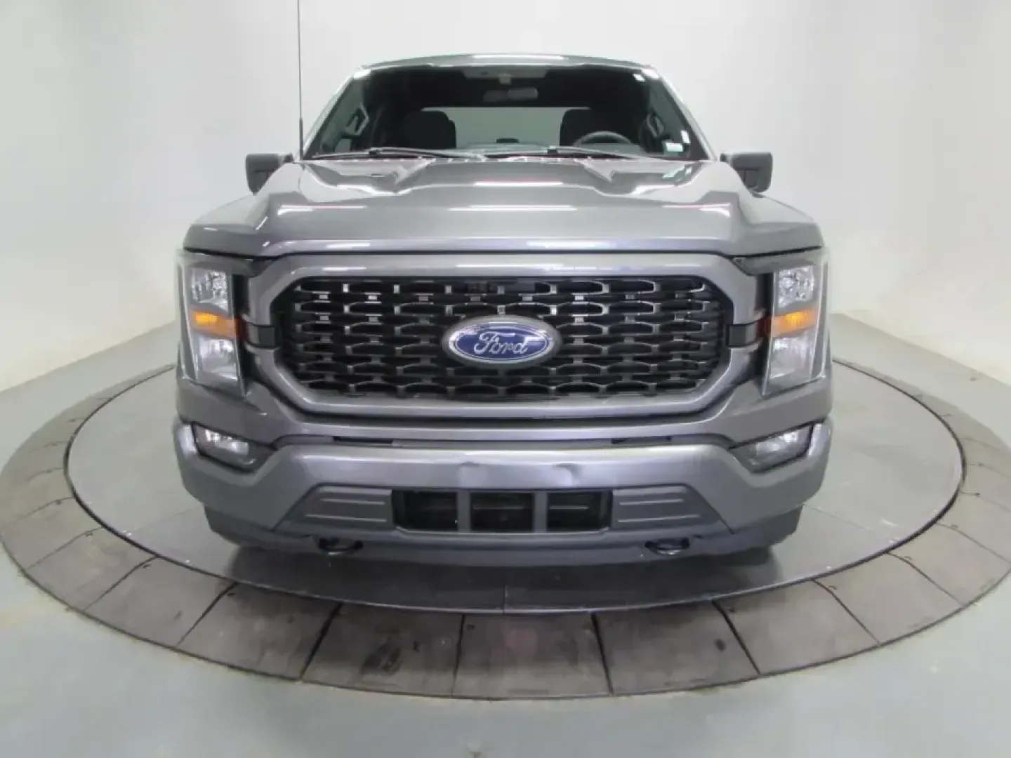 2023 /Black Ford F-150 XL (1FTEW1EP9PF) with an 2.7L V6 DOHC 24V engine, 6A transmission, located at 12836 Highway 21, De Soto, MO, 63020, (636) 337-7777, 38.151867, -90.575615 - Whether your week is built around job sites, long commutes up and down MO-21, or loading up for a weekend at Washington State Park, this 2023 Ford F-150 XLT SuperCrew 4WD is the kind of truck that fits real life in De Soto. With a roomy crew cab for coworkers or family, a 6.5-foot bed for gear and p - Photo#1