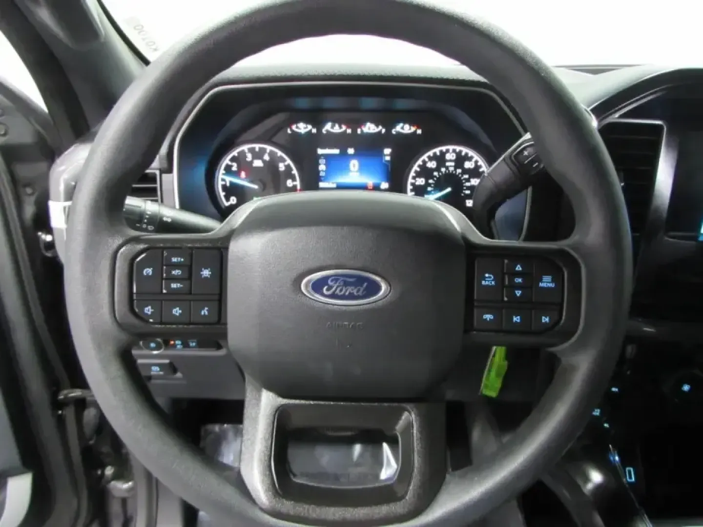 2023 /Black Ford F-150 XL (1FTEW1EP9PF) with an 2.7L V6 DOHC 24V engine, 6A transmission, located at 12836 Highway 21, De Soto, MO, 63020, (636) 337-7777, 38.151867, -90.575615 - Whether your week is built around job sites, long commutes up and down MO-21, or loading up for a weekend at Washington State Park, this 2023 Ford F-150 XLT SuperCrew 4WD is the kind of truck that fits real life in De Soto. With a roomy crew cab for coworkers or family, a 6.5-foot bed for gear and p - Photo#22